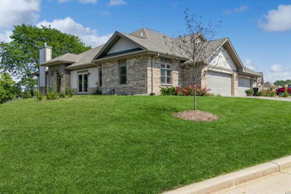 7560 W TUCKAWAY PINES CIR, FRANKLIN, WI 53132 - Image 1