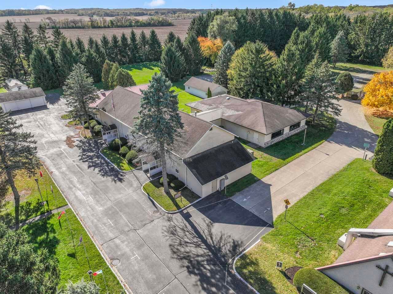 Twin Lakes, Wisconsin, 53181, United States, 10 Bedrooms Bedrooms, ,5 BathroomsBathrooms,Residential,Active,1973306