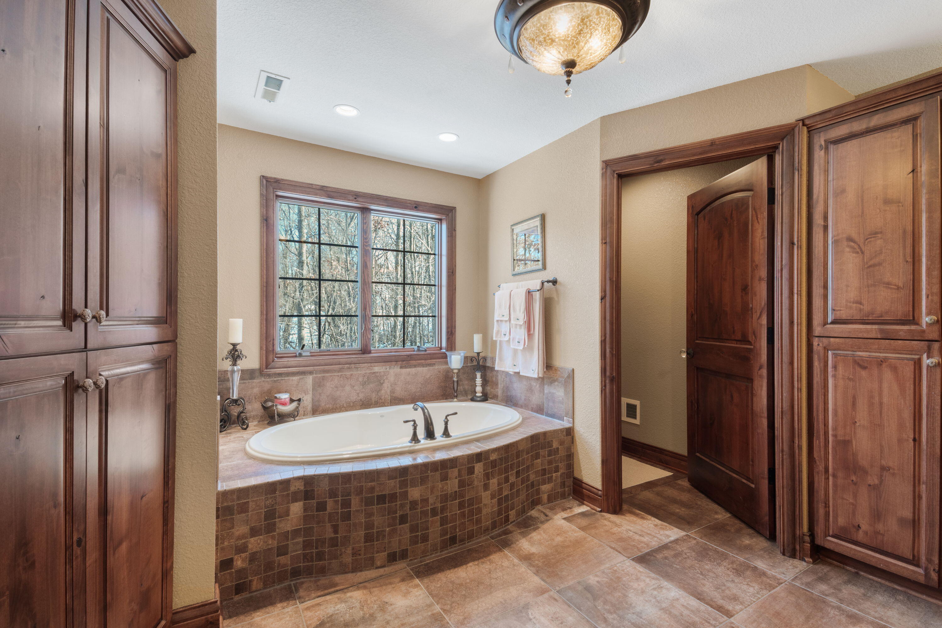 Waukesha, Wisconsin, 53189, United States, 5 Bedrooms Bedrooms, ,5 BathroomsBathrooms,Residential,Active,2007136