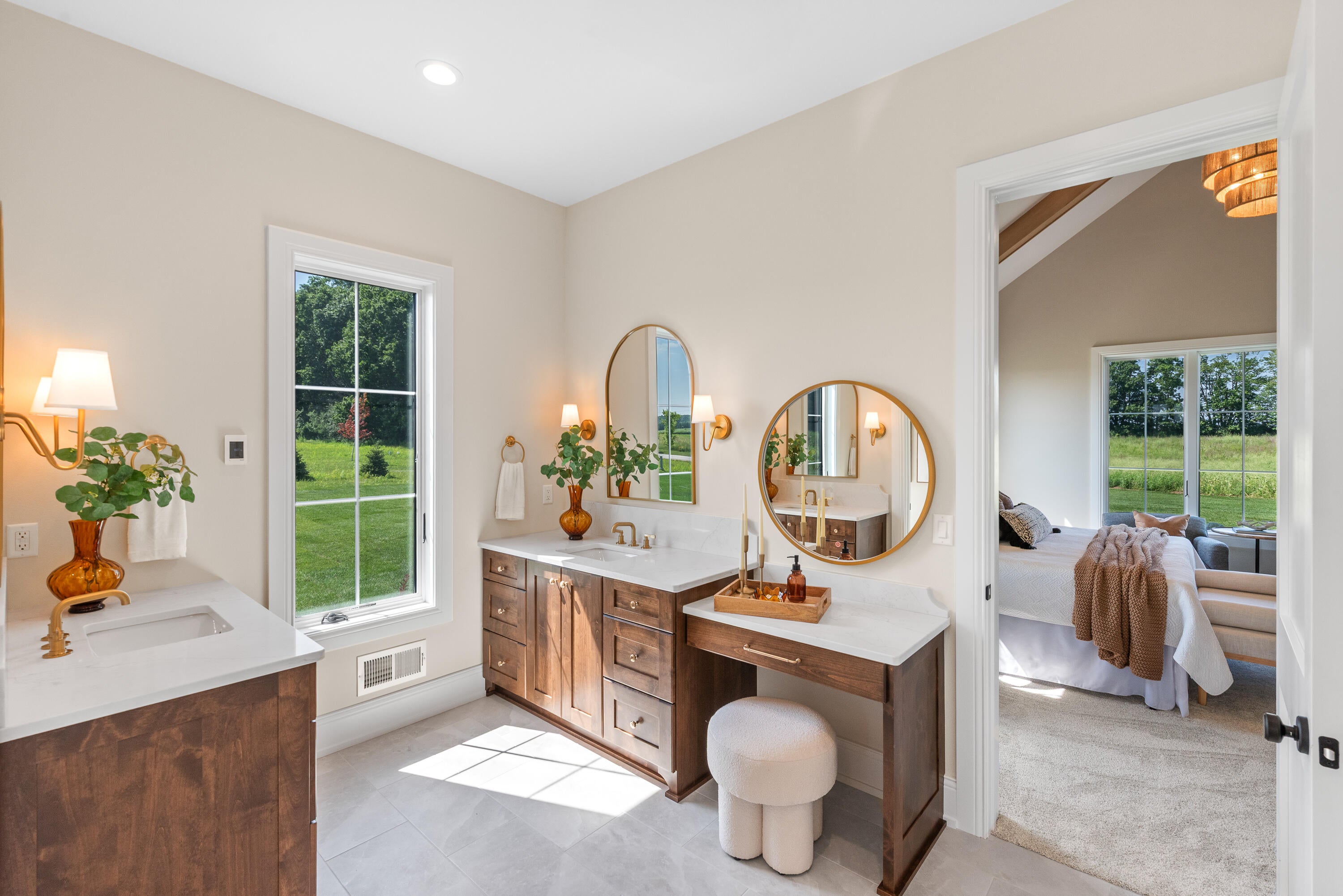 Mequon, Wisconsin, 53097, United States, 5 Bedrooms Bedrooms, ,5 BathroomsBathrooms,Residential,Active,1893229