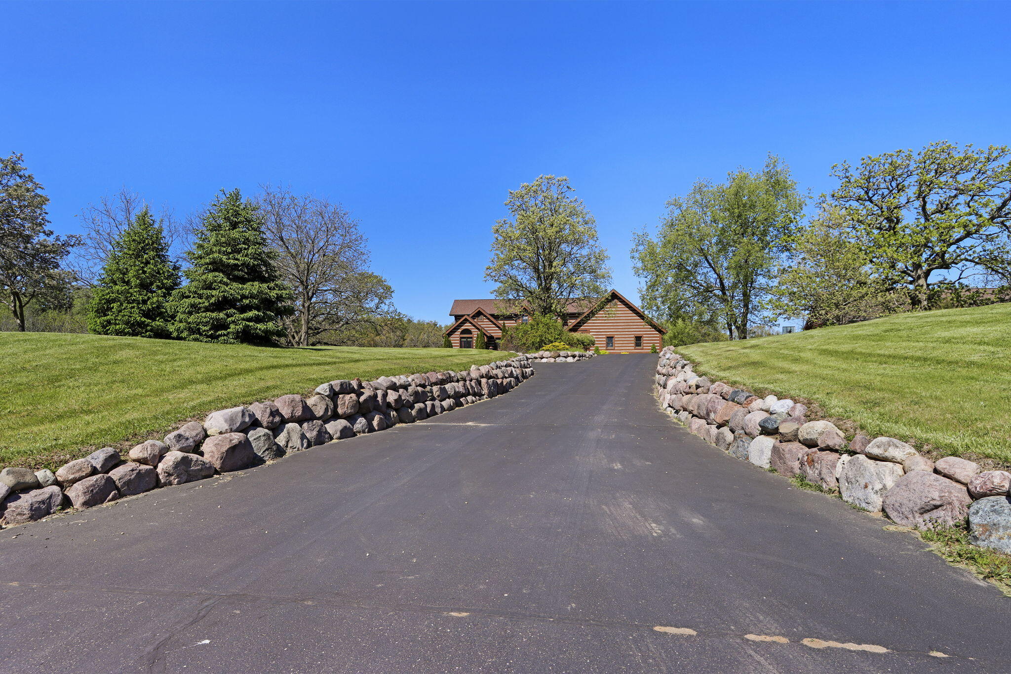 Burlington, Wisconsin, 53105, United States, 5 Bedrooms Bedrooms, ,5 BathroomsBathrooms,Residential,Active,2052088