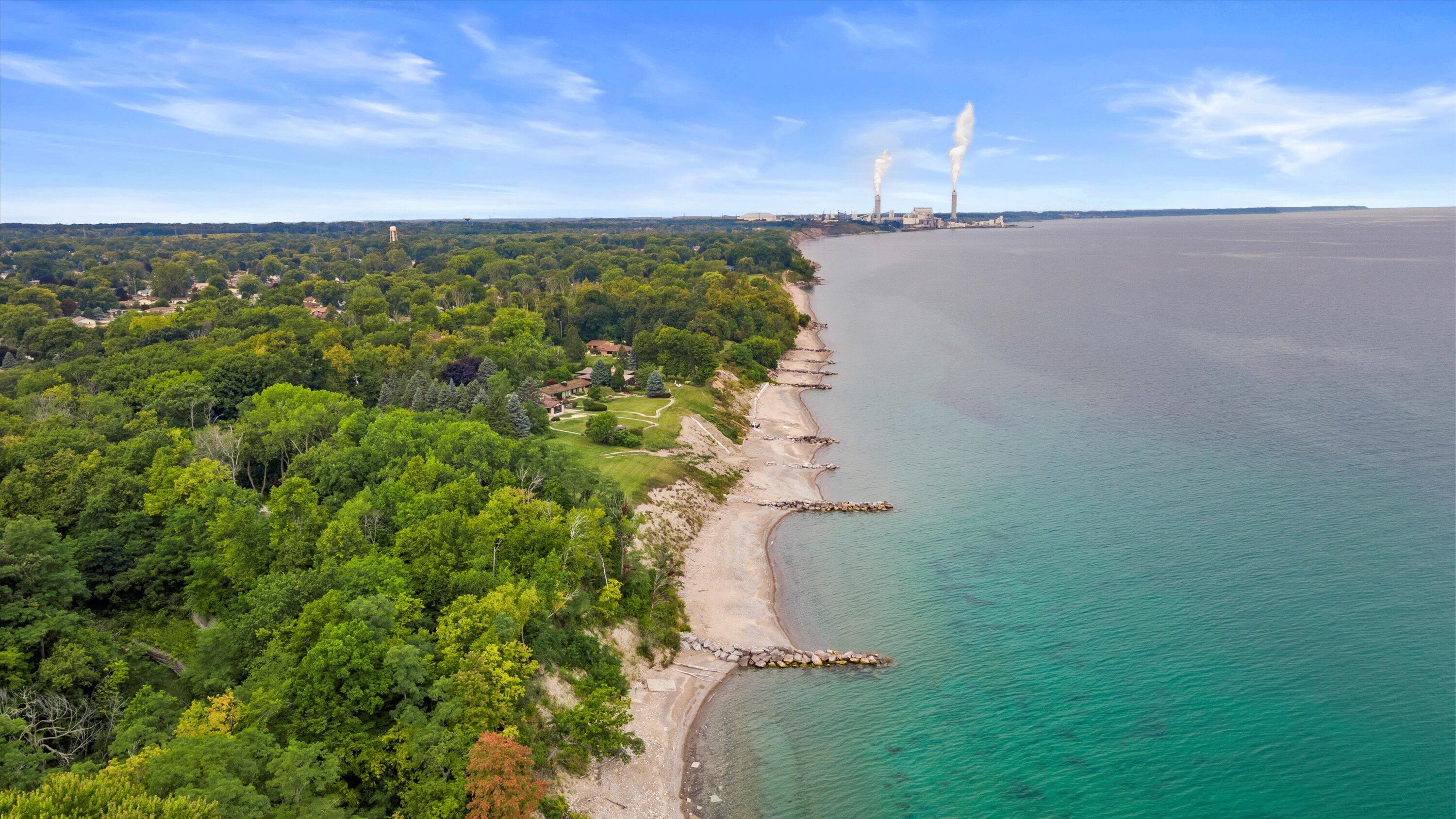 Racine, Wisconsin, 53402, United States, 3 Bedrooms Bedrooms, ,2 BathroomsBathrooms,Residential,Active,1985849