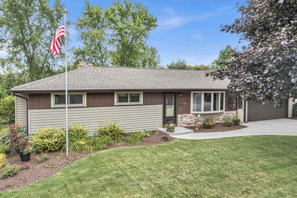 719 ROOSEVELT AVE, HOWARDS GROVE, WI 53083 - Image 1