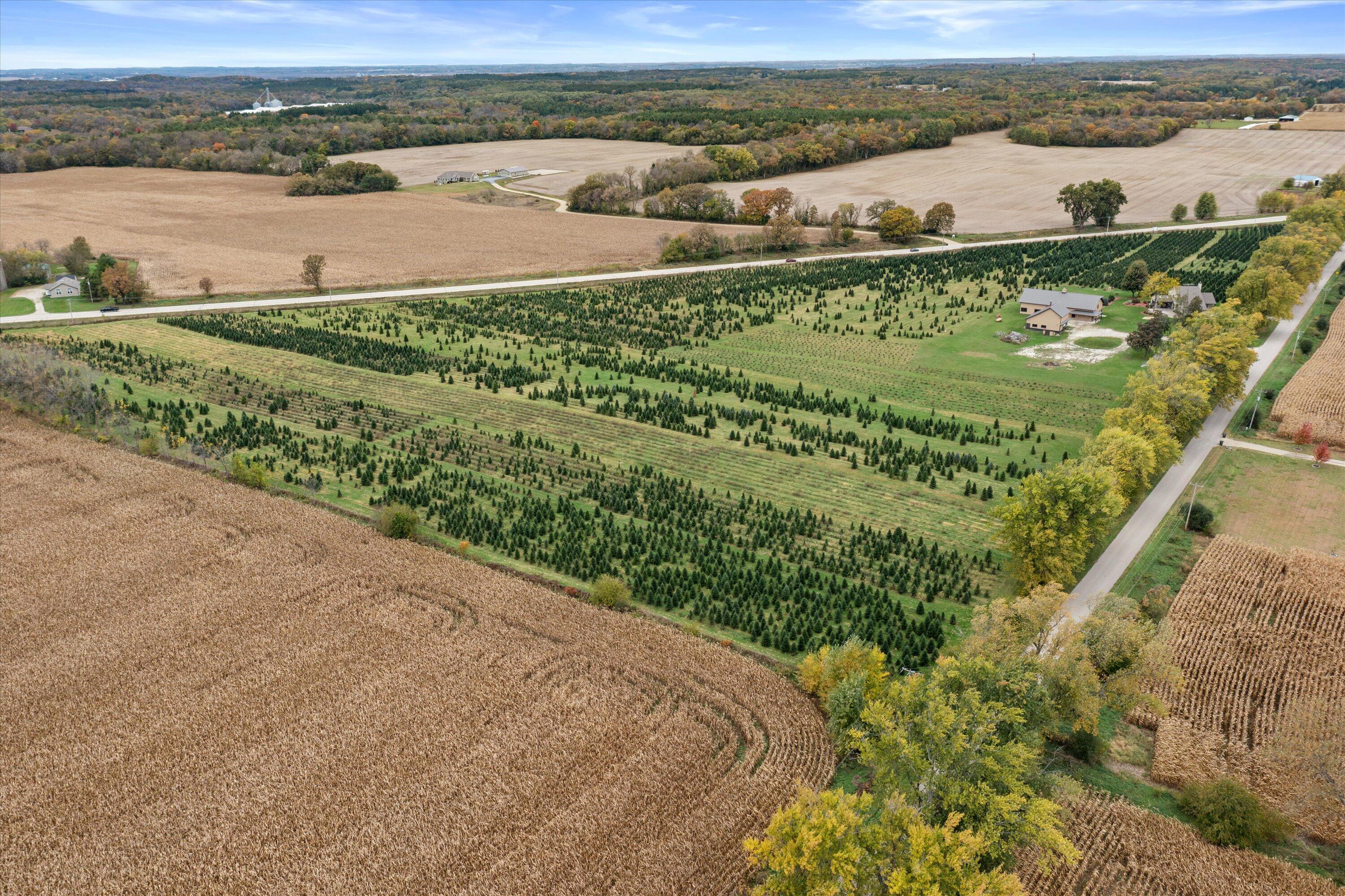 East Troy, Wisconsin, 53120, United States, 4 Bedrooms Bedrooms, ,3 BathroomsBathrooms,Residential,Active,1969679