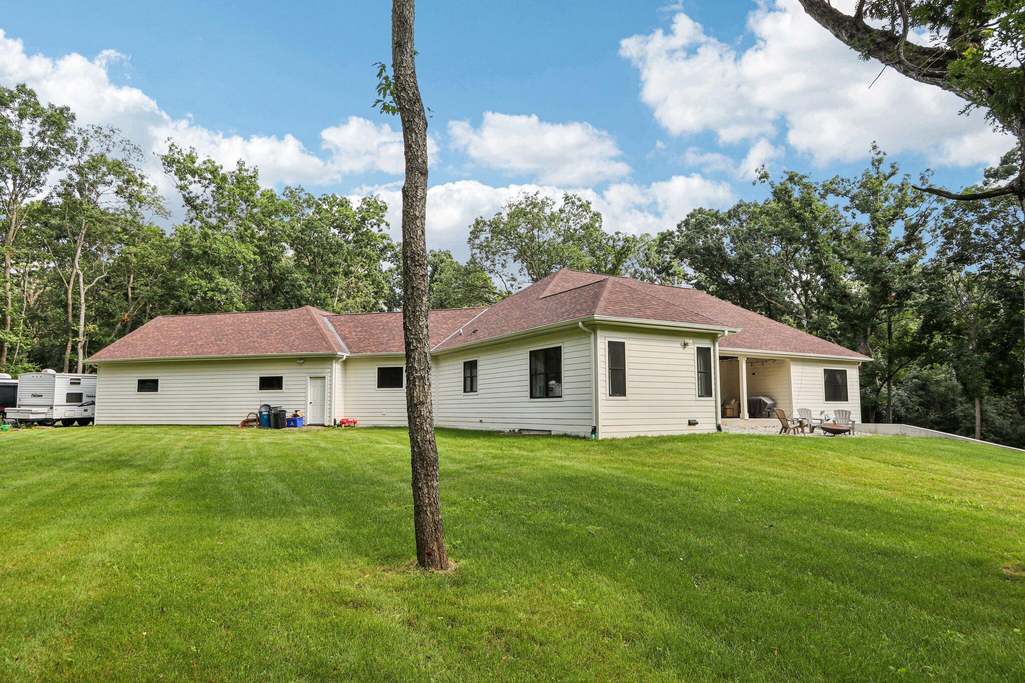 Burlington, Wisconsin, 53105, United States, 4 Bedrooms Bedrooms, ,3 BathroomsBathrooms,Residential,Active,1909856