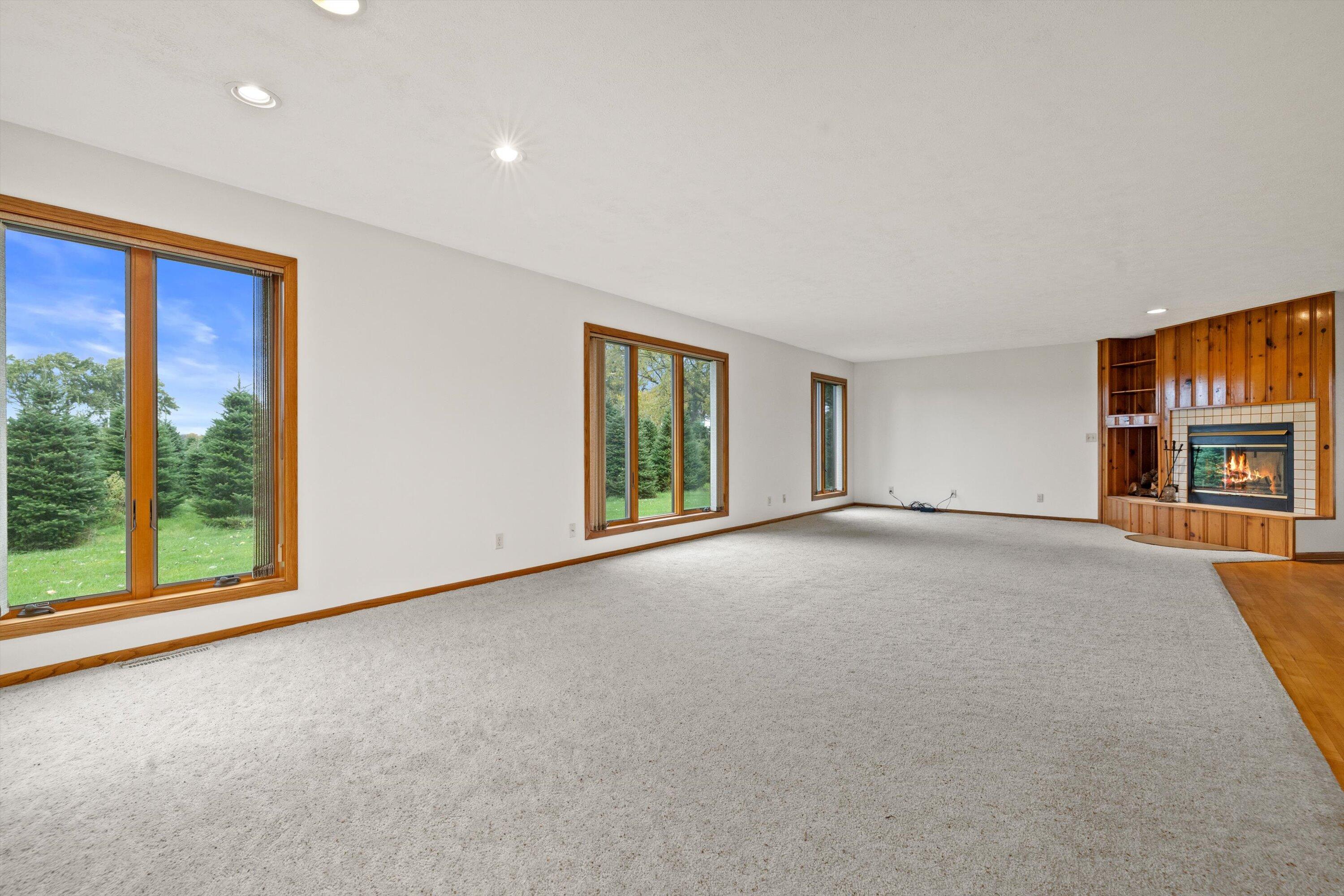 East Troy, Wisconsin, 53120, United States, 4 Bedrooms Bedrooms, ,3 BathroomsBathrooms,Residential,Active,1969679