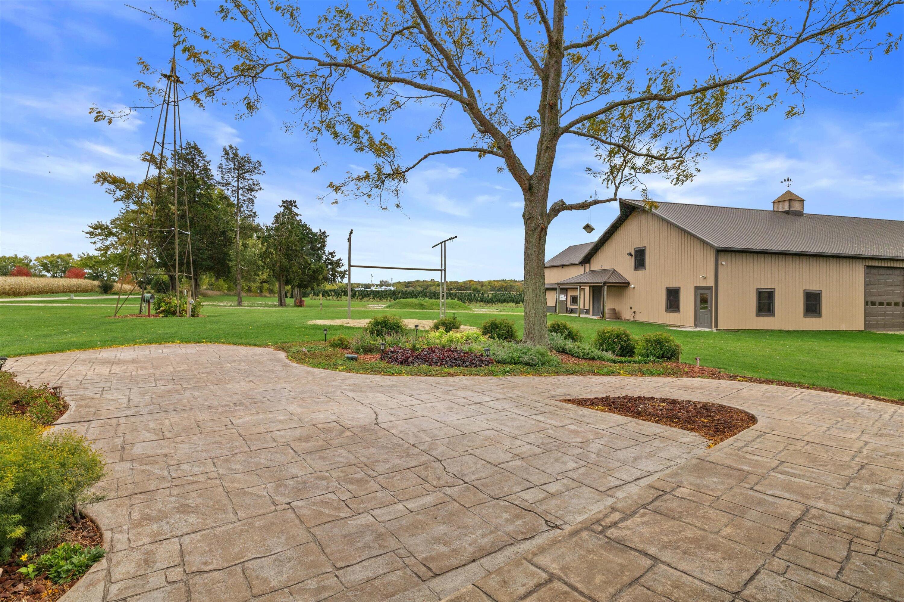 East Troy, Wisconsin, 53120, United States, 4 Bedrooms Bedrooms, ,3 BathroomsBathrooms,Residential,Active,1969679