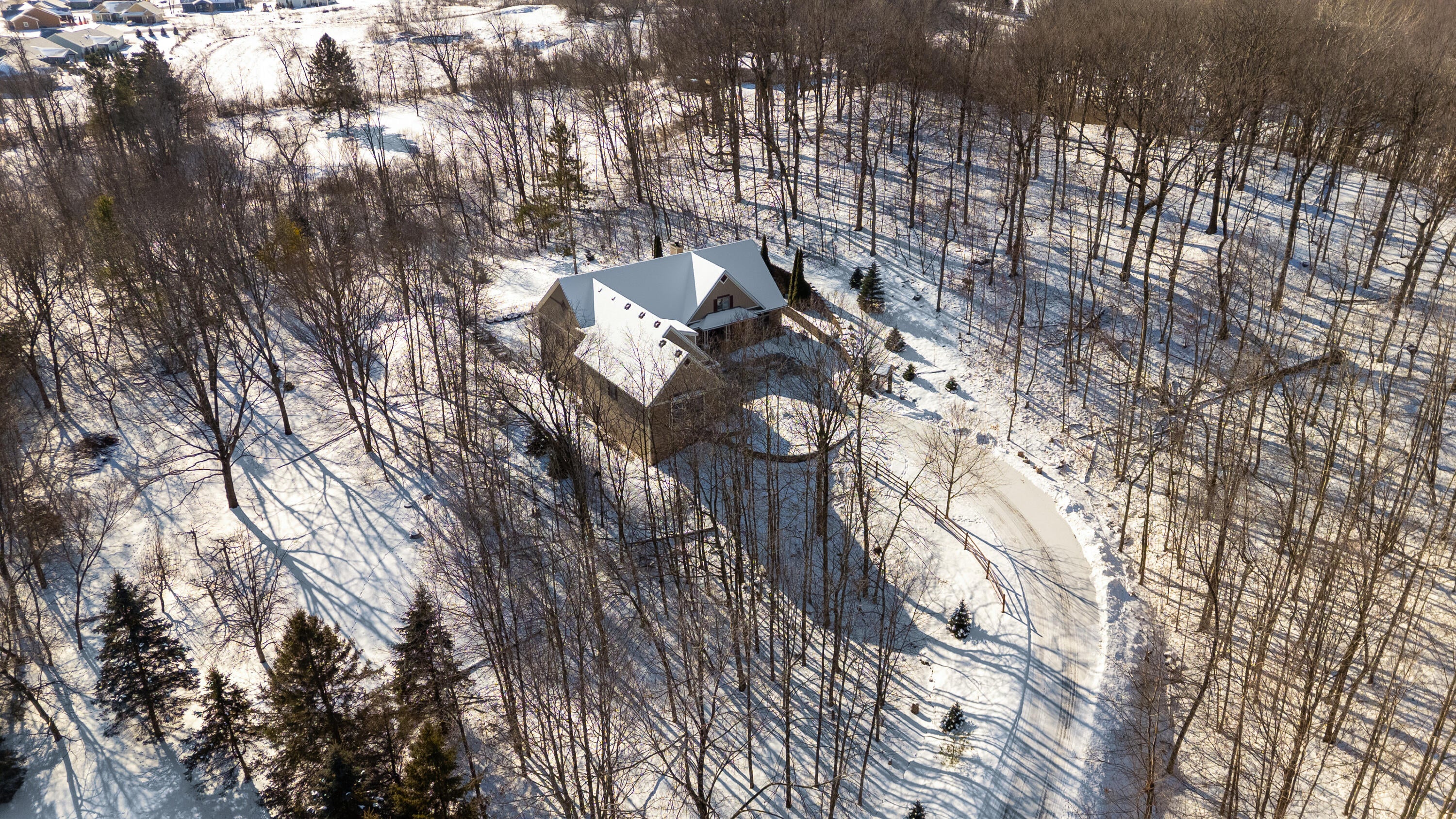 Slinger, Wisconsin, 53086, United States, 5 Bedrooms Bedrooms, ,4 BathroomsBathrooms,Residential,Active,2011435