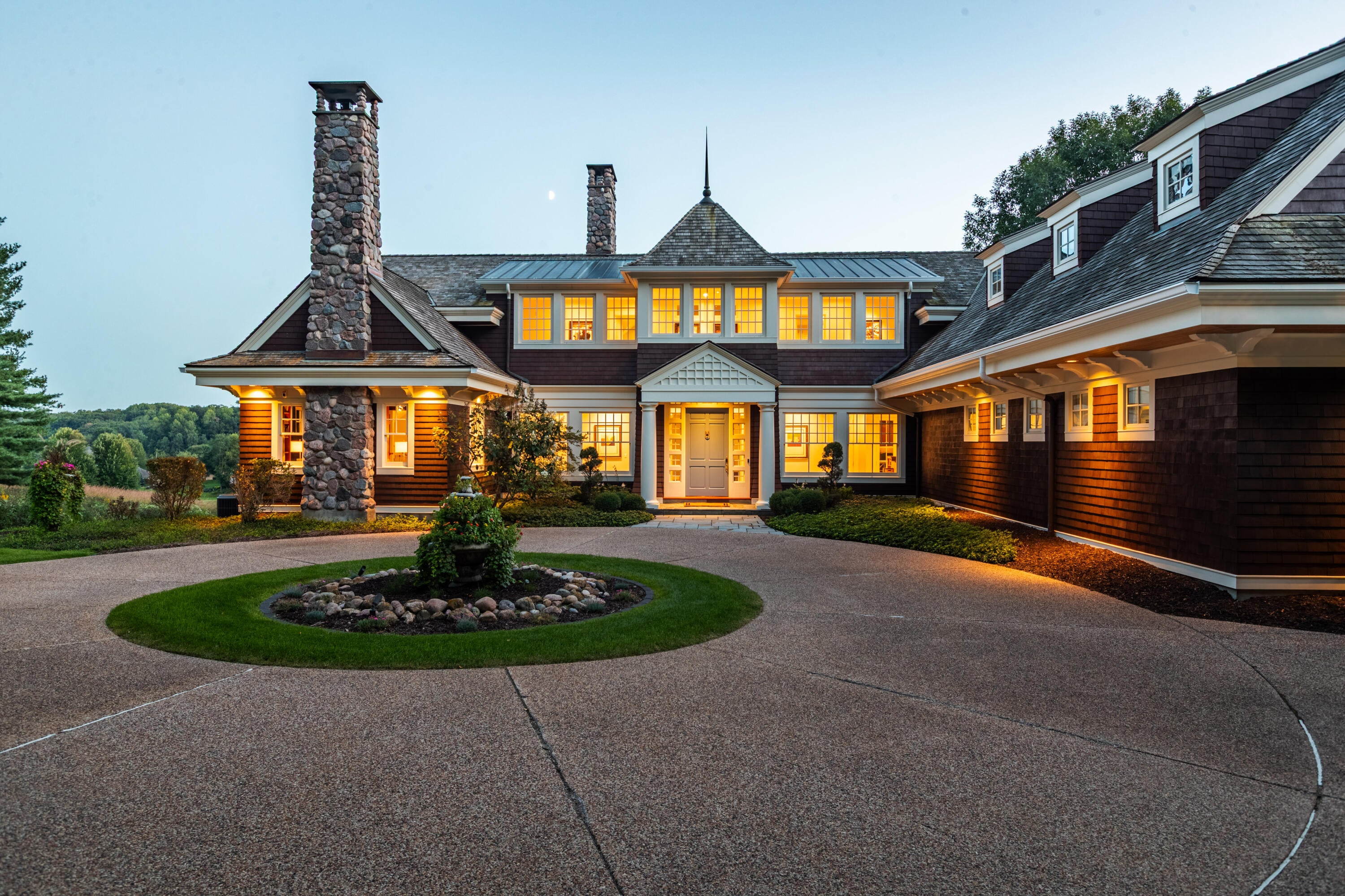 Onalaska, Wisconsin, 54650, United States, 5 Bedrooms Bedrooms, ,5 BathroomsBathrooms,Residential,Active,1946523