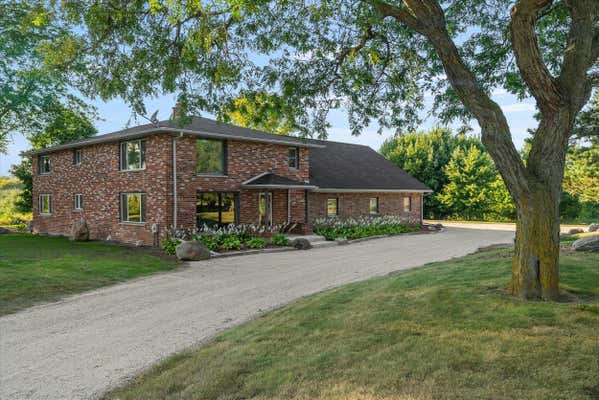 11211 N SWAN RD, MEQUON, WI 53097 - Image 1