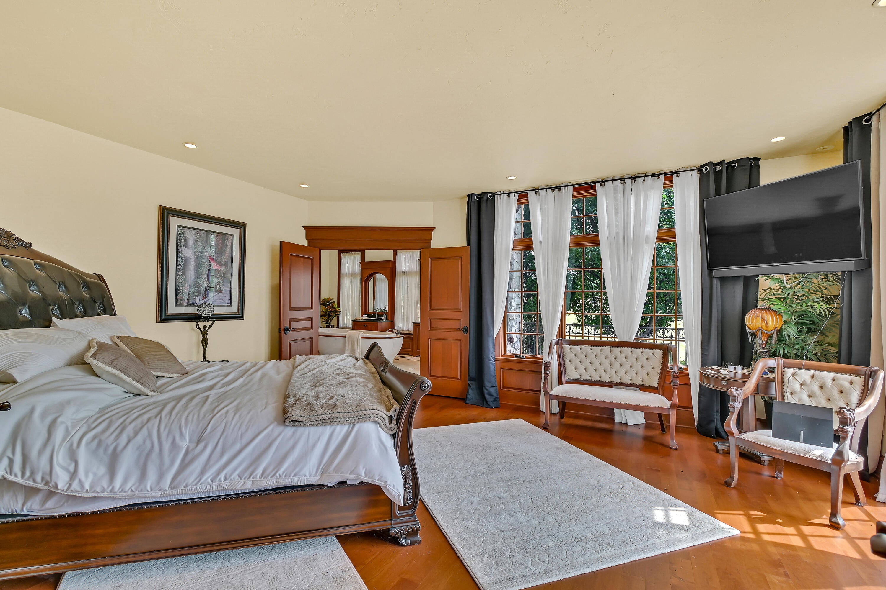 Watertown, Wisconsin, 53098, United States, ,5 BathroomsBathrooms,Residential,Active,1808170
