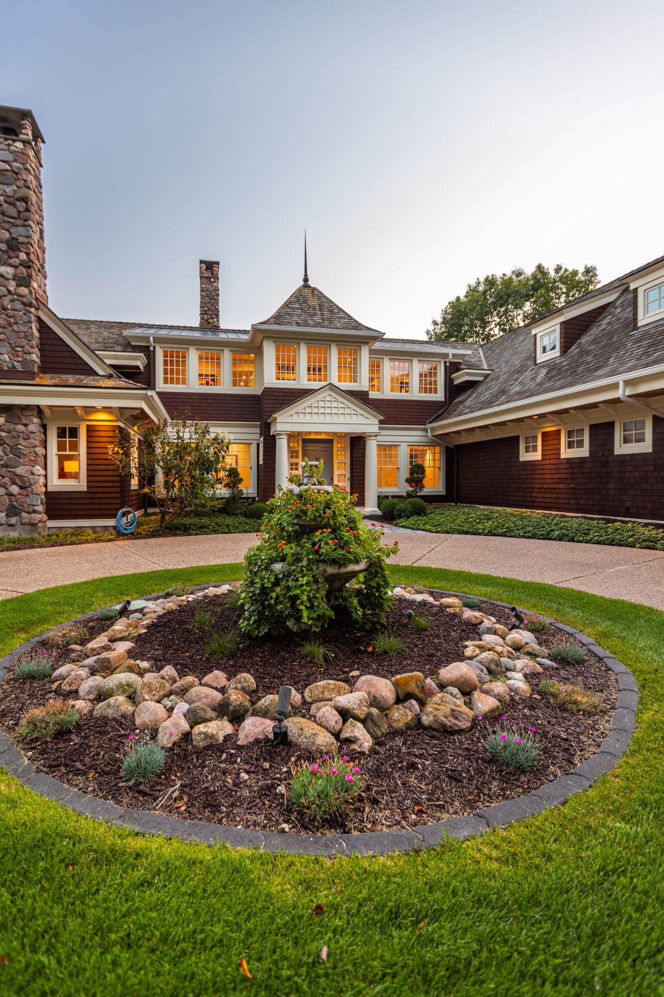 Onalaska, Wisconsin, 54650, United States, 5 Bedrooms Bedrooms, ,5 BathroomsBathrooms,Residential,Active,1946523