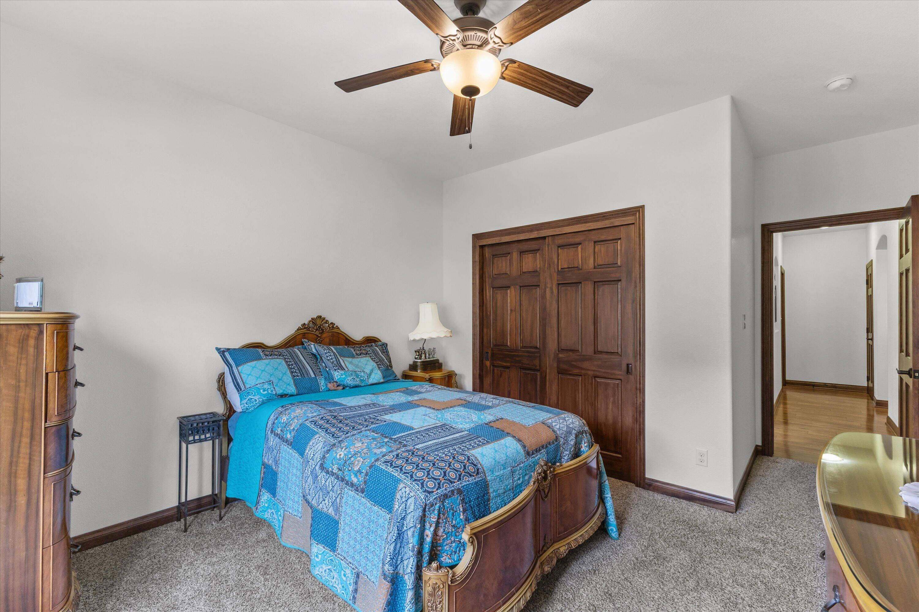Exquisite 2,800 sq. ft. custom ranch in desirable Rogers Glen! This st – image 33