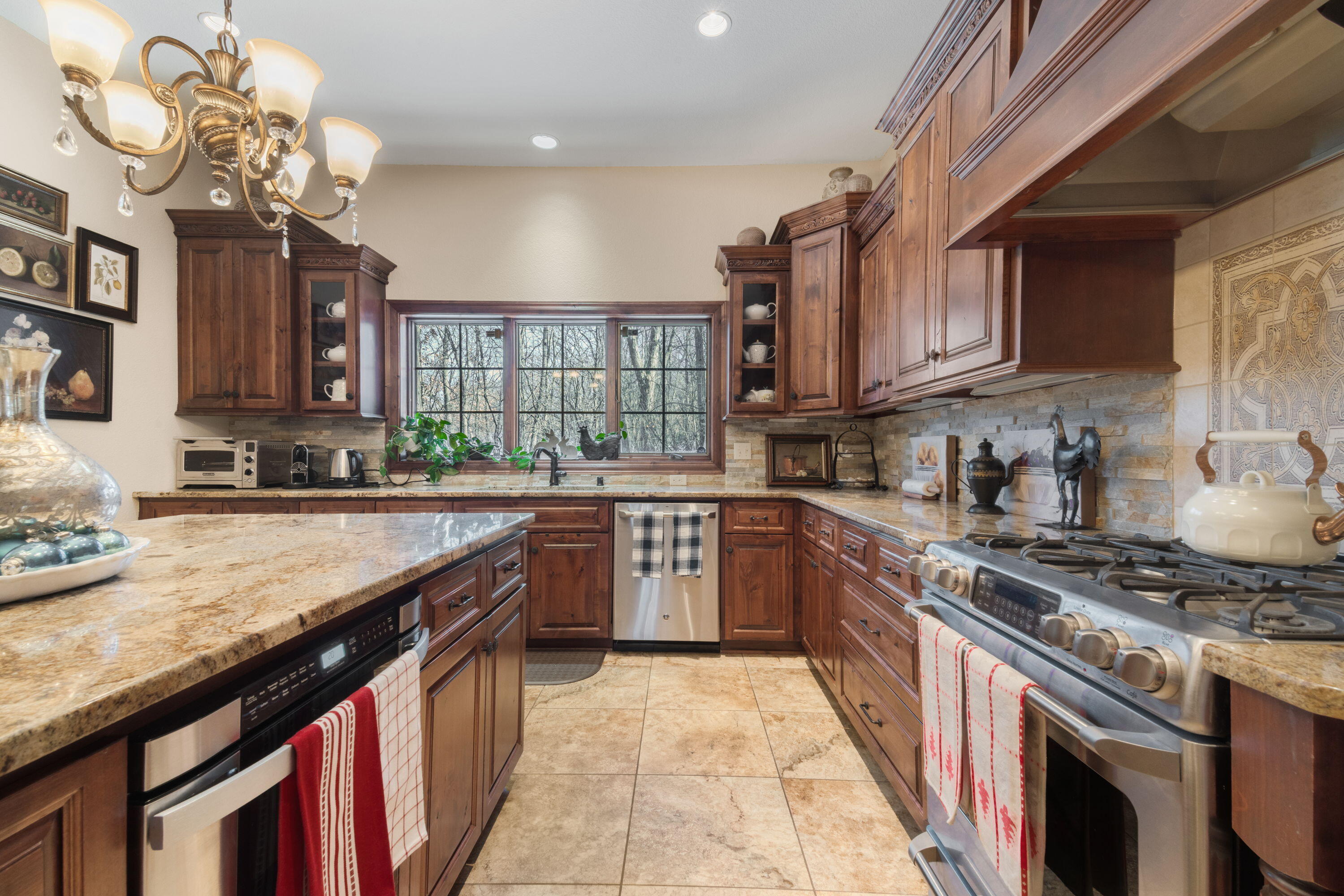 Waukesha, Wisconsin, 53189, United States, 5 Bedrooms Bedrooms, ,5 BathroomsBathrooms,Residential,Active,2007136