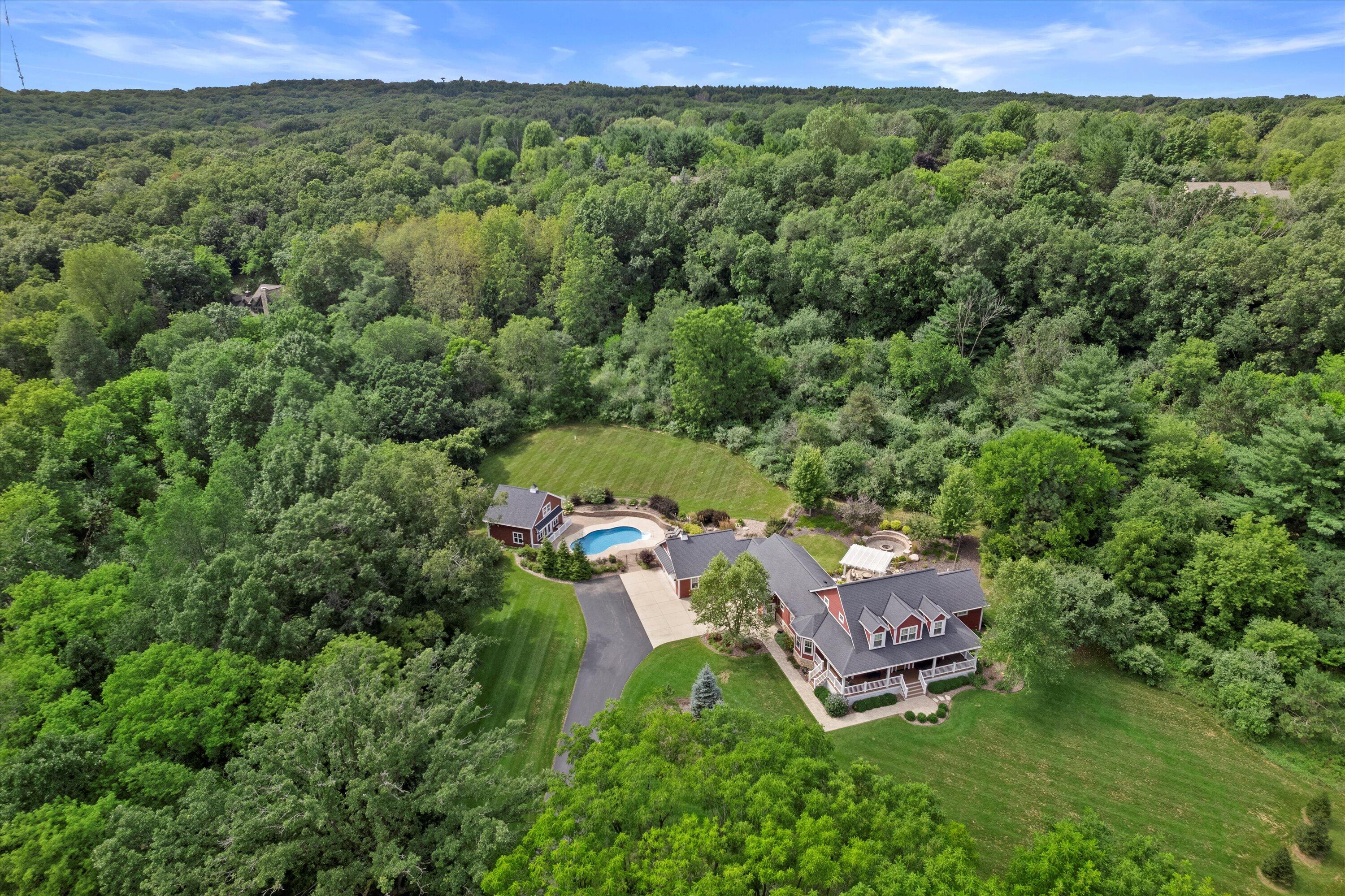 Delafield, Wisconsin, 53018, United States, 3 Bedrooms Bedrooms, ,3 BathroomsBathrooms,Residential,Pending,1936457