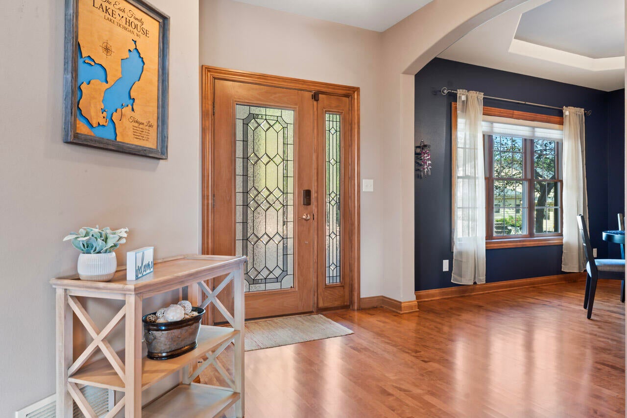 Waterford, Wisconsin, 53185, United States, 4 Bedrooms Bedrooms, ,4 BathroomsBathrooms,Residential,Active,1945457