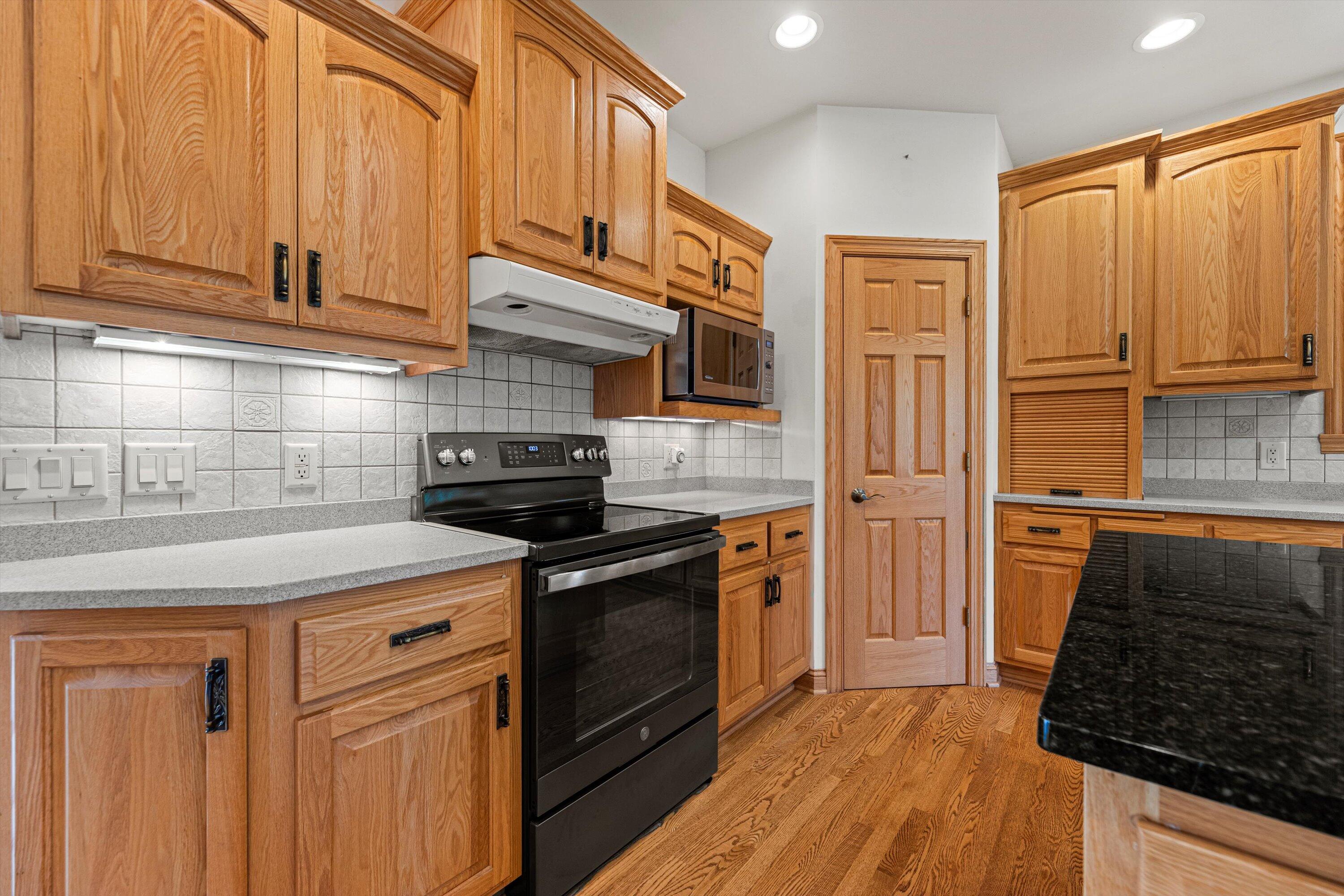 Big Bend, Wisconsin, 53103, United States, 4 Bedrooms Bedrooms, ,3 BathroomsBathrooms,Residential,Active,1909666