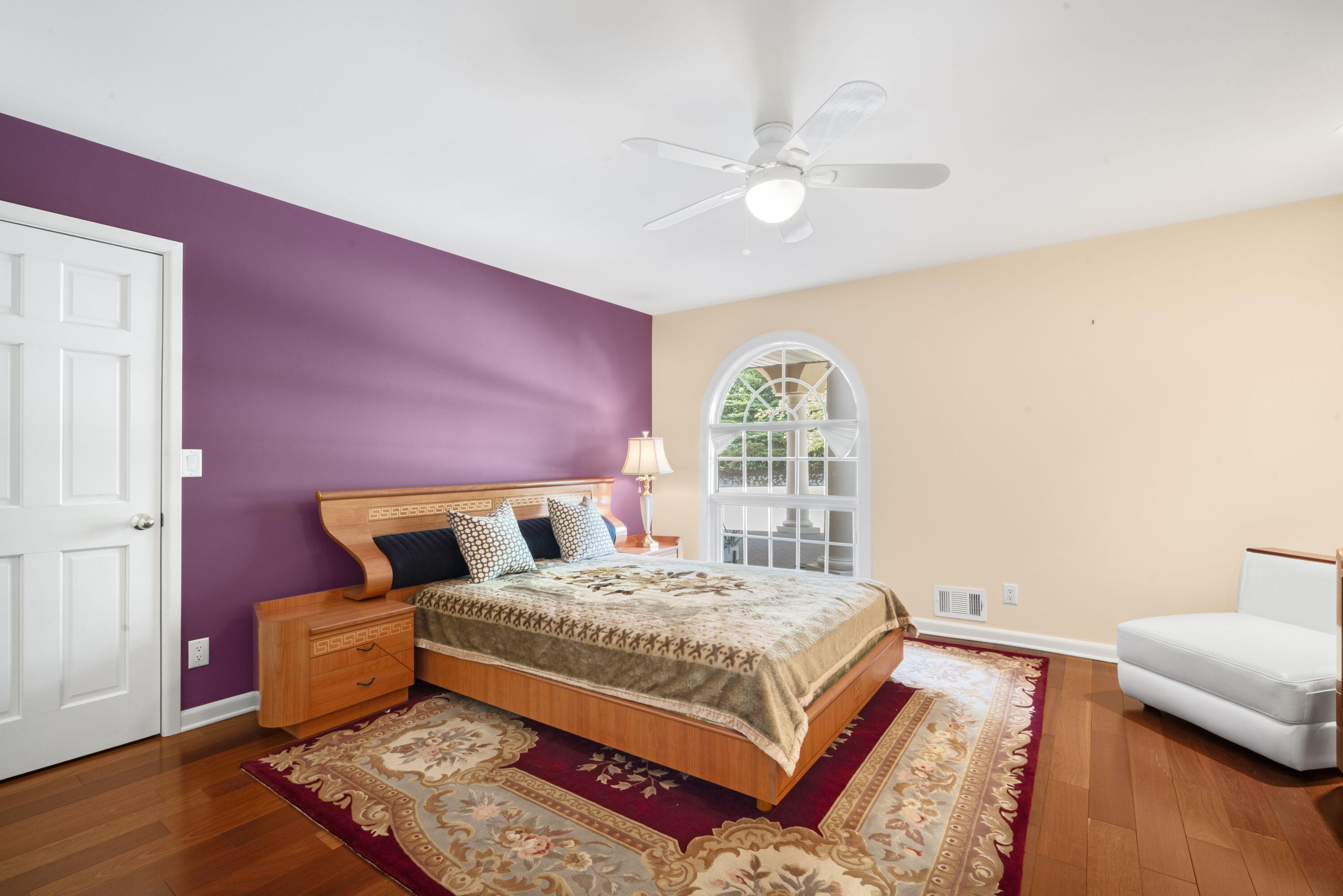 River Hills, Wisconsin, 53217, United States, 5 Bedrooms Bedrooms, ,7 BathroomsBathrooms,Residential,Active,1892391