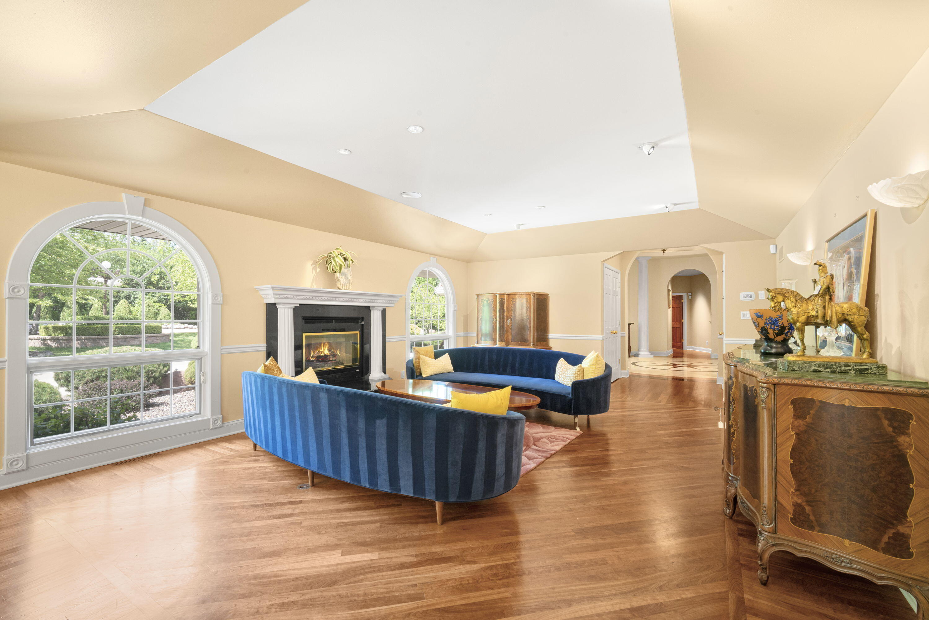 River Hills, Wisconsin, 53217, United States, 5 Bedrooms Bedrooms, ,7 BathroomsBathrooms,Residential,Active,1892391