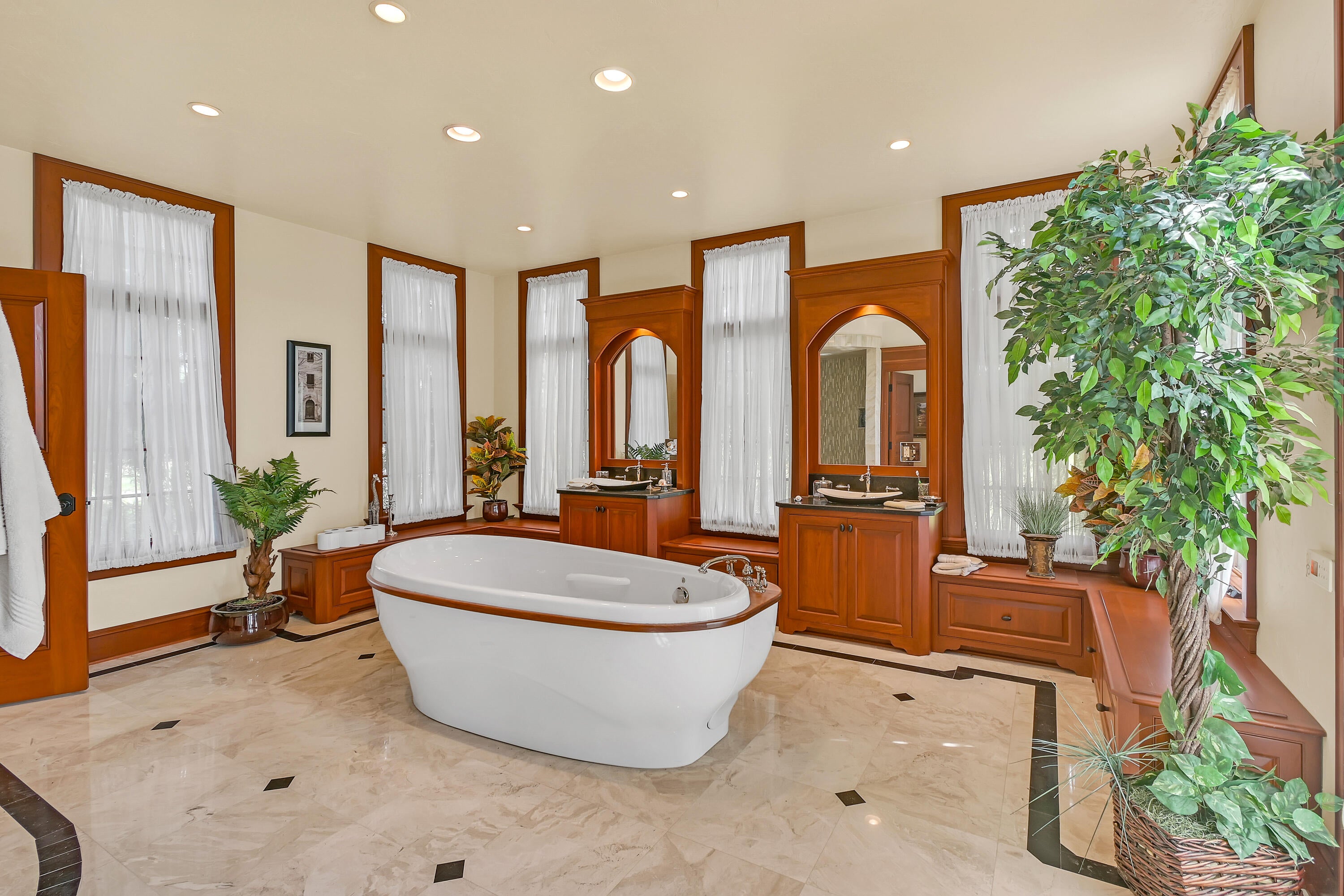 Watertown, Wisconsin, 53098, United States, ,5 BathroomsBathrooms,Residential,Active,1808170