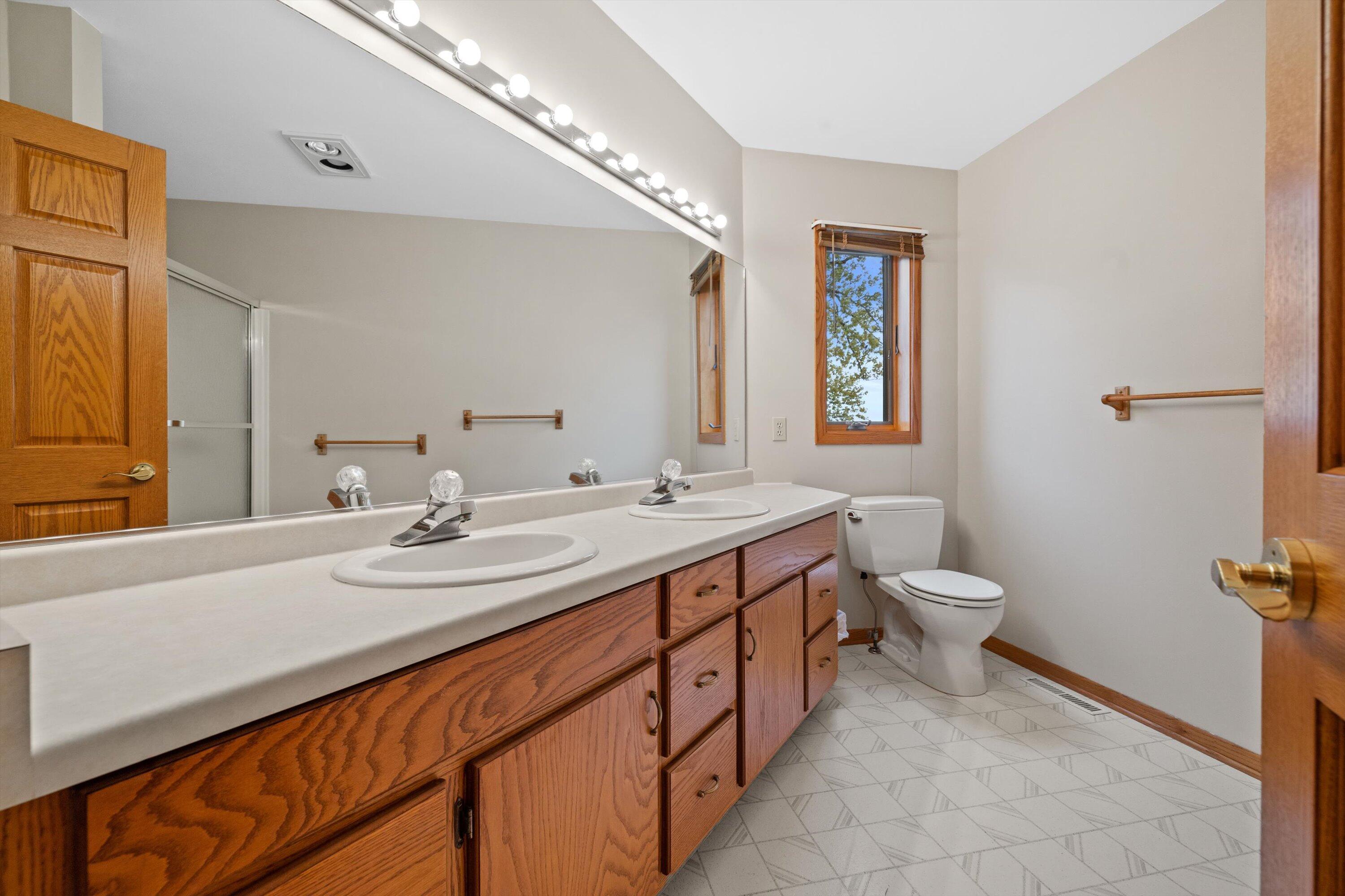 East Troy, Wisconsin, 53120, United States, 4 Bedrooms Bedrooms, ,3 BathroomsBathrooms,Residential,Active,1969679