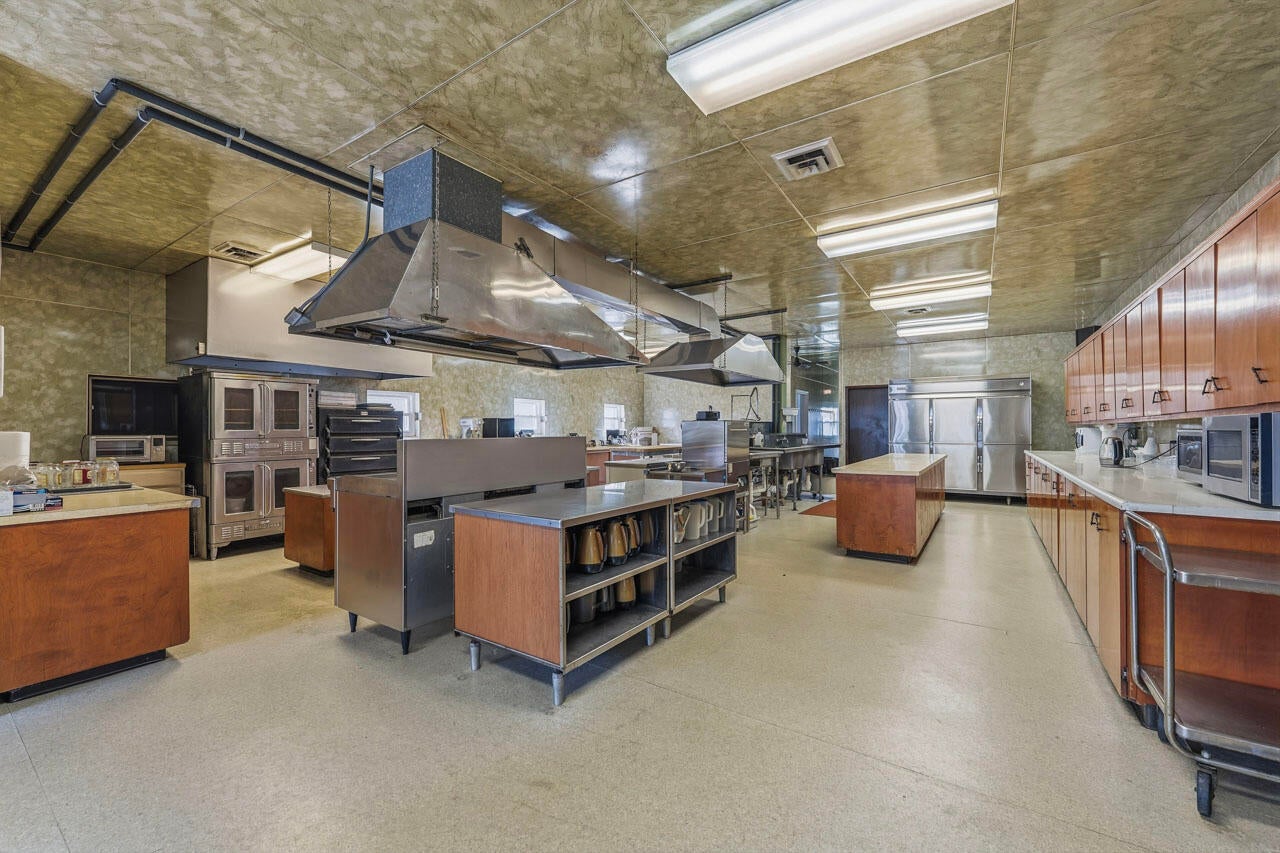 Twin Lakes, Wisconsin, 53181, United States, 10 Bedrooms Bedrooms, ,5 BathroomsBathrooms,Residential,Active,1973306