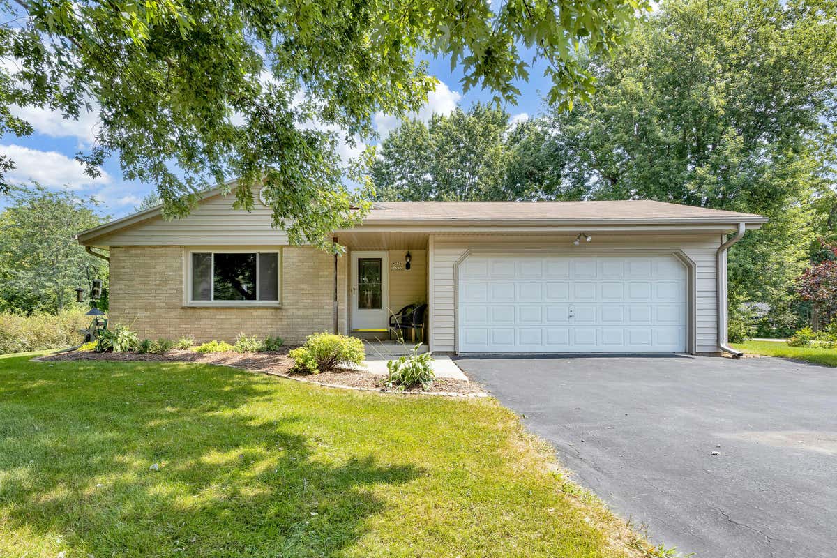 W224S4530 GUTHRIE RD, WAUKESHA, WI 53189, photo 1 of 30