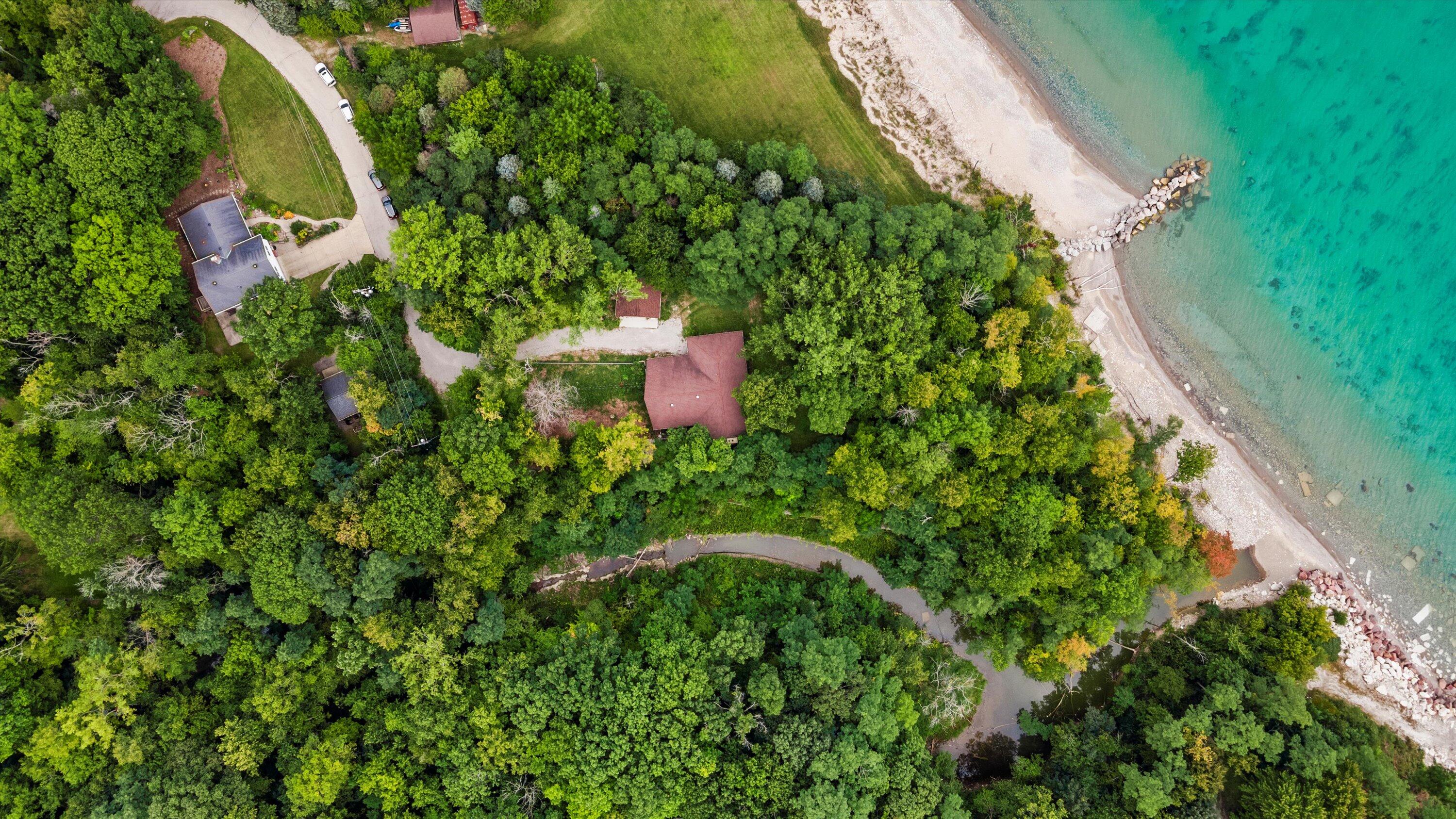 Racine, Wisconsin, 53402, United States, 3 Bedrooms Bedrooms, ,2 BathroomsBathrooms,Residential,Active,1985849