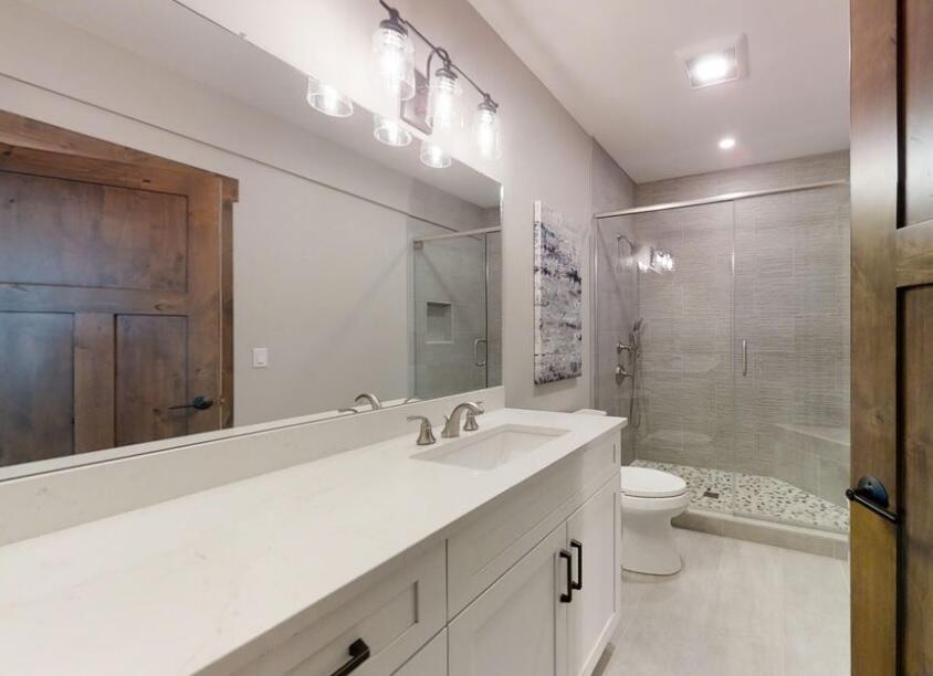 Bristol, Wisconsin, 53104, United States, 4 Bedrooms Bedrooms, ,5 BathroomsBathrooms,Residential,Active,1936625