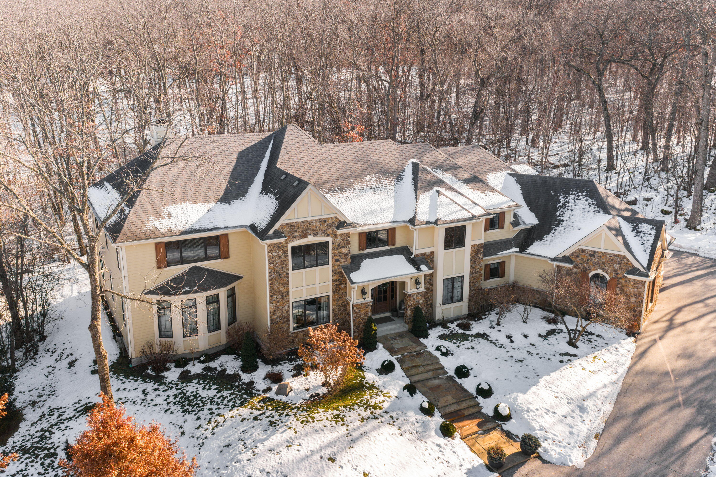 Waukesha, Wisconsin, 53189, United States, 5 Bedrooms Bedrooms, ,5 BathroomsBathrooms,Residential,Active,2007136