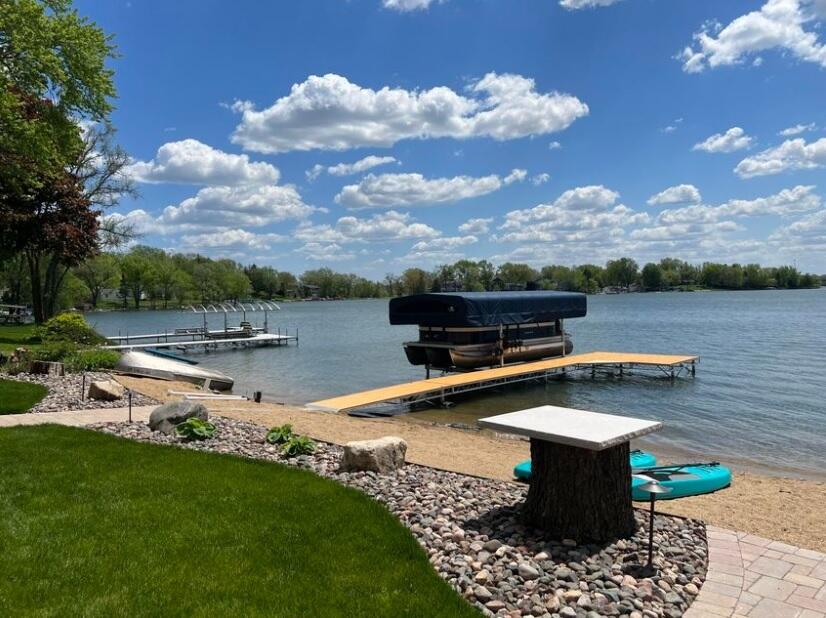 Bristol, Wisconsin, 53104, United States, 4 Bedrooms Bedrooms, ,5 BathroomsBathrooms,Residential,Active,1936625