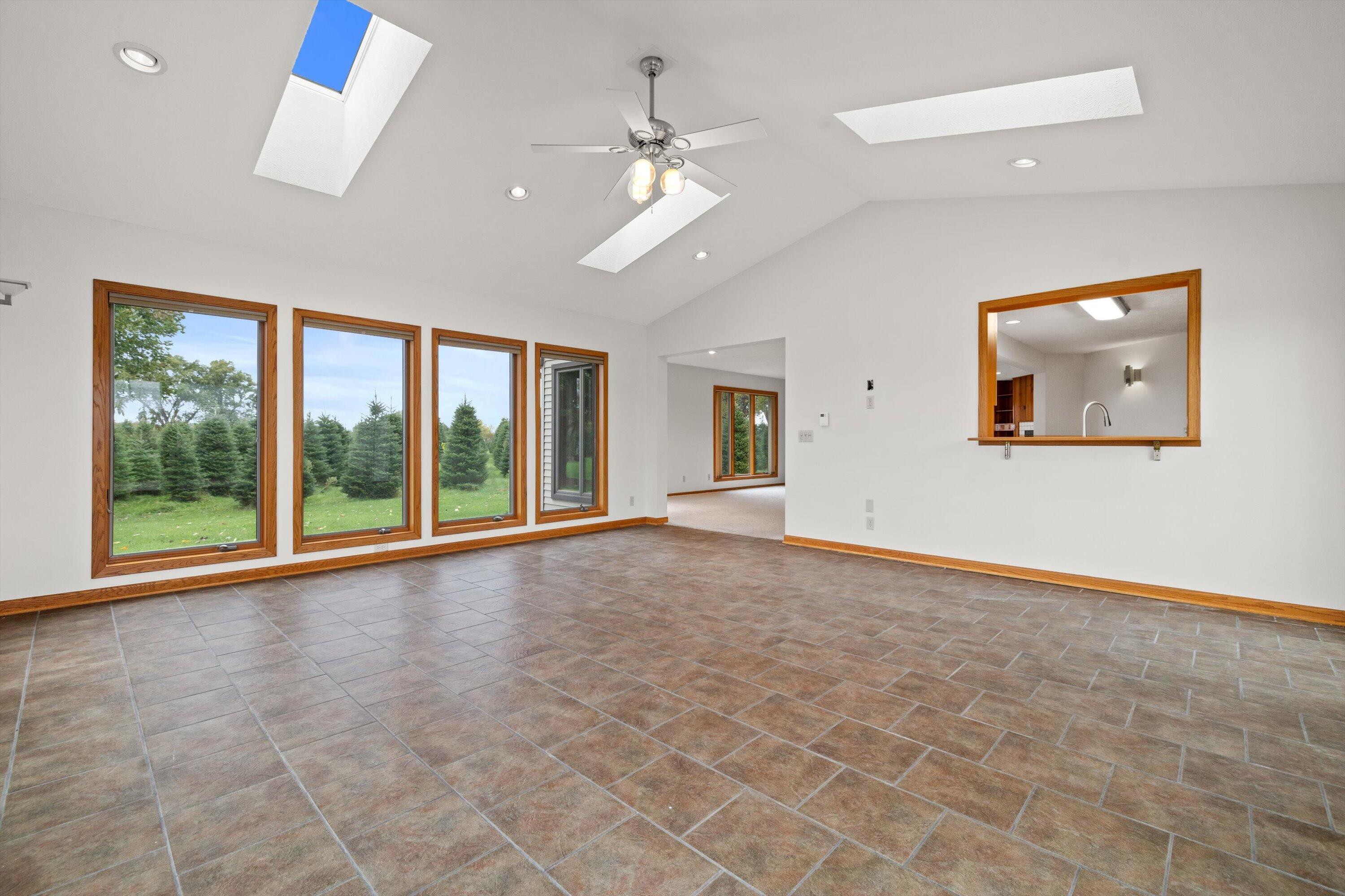 East Troy, Wisconsin, 53120, United States, 4 Bedrooms Bedrooms, ,3 BathroomsBathrooms,Residential,Active,1969679