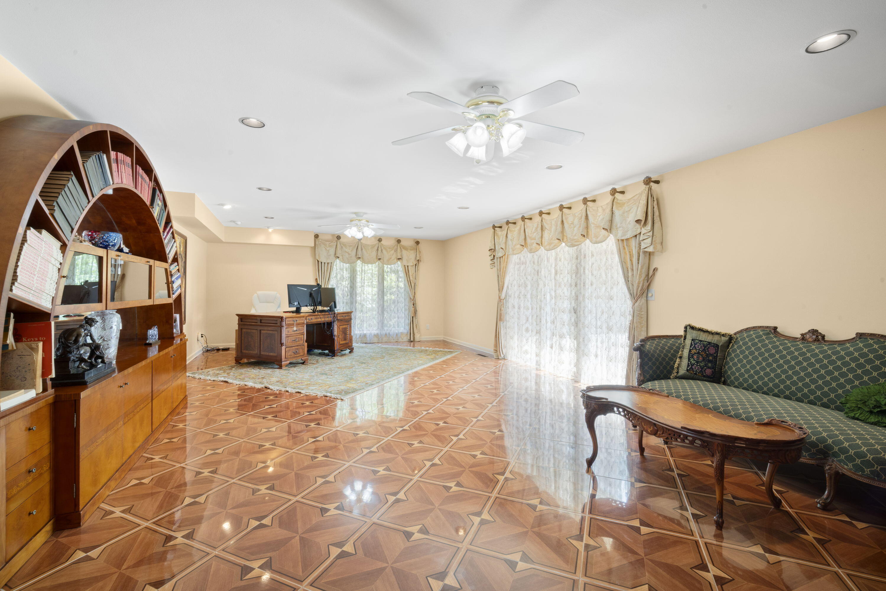 River Hills, Wisconsin, 53217, United States, 5 Bedrooms Bedrooms, ,7 BathroomsBathrooms,Residential,Active,1892391