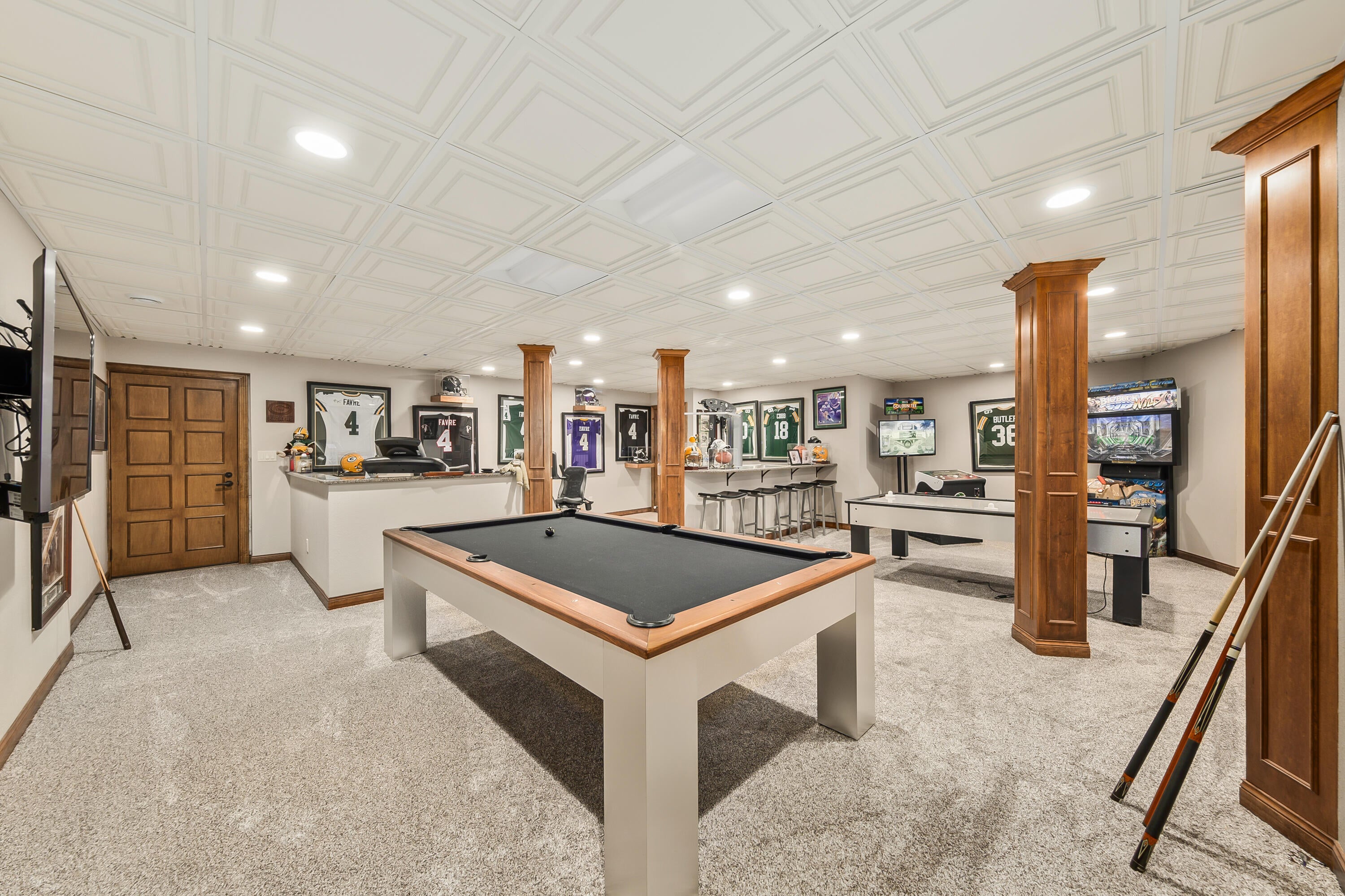 Dousman, Wisconsin, 53118, United States, 5 Bedrooms Bedrooms, ,6 BathroomsBathrooms,Residential,Active,2015850