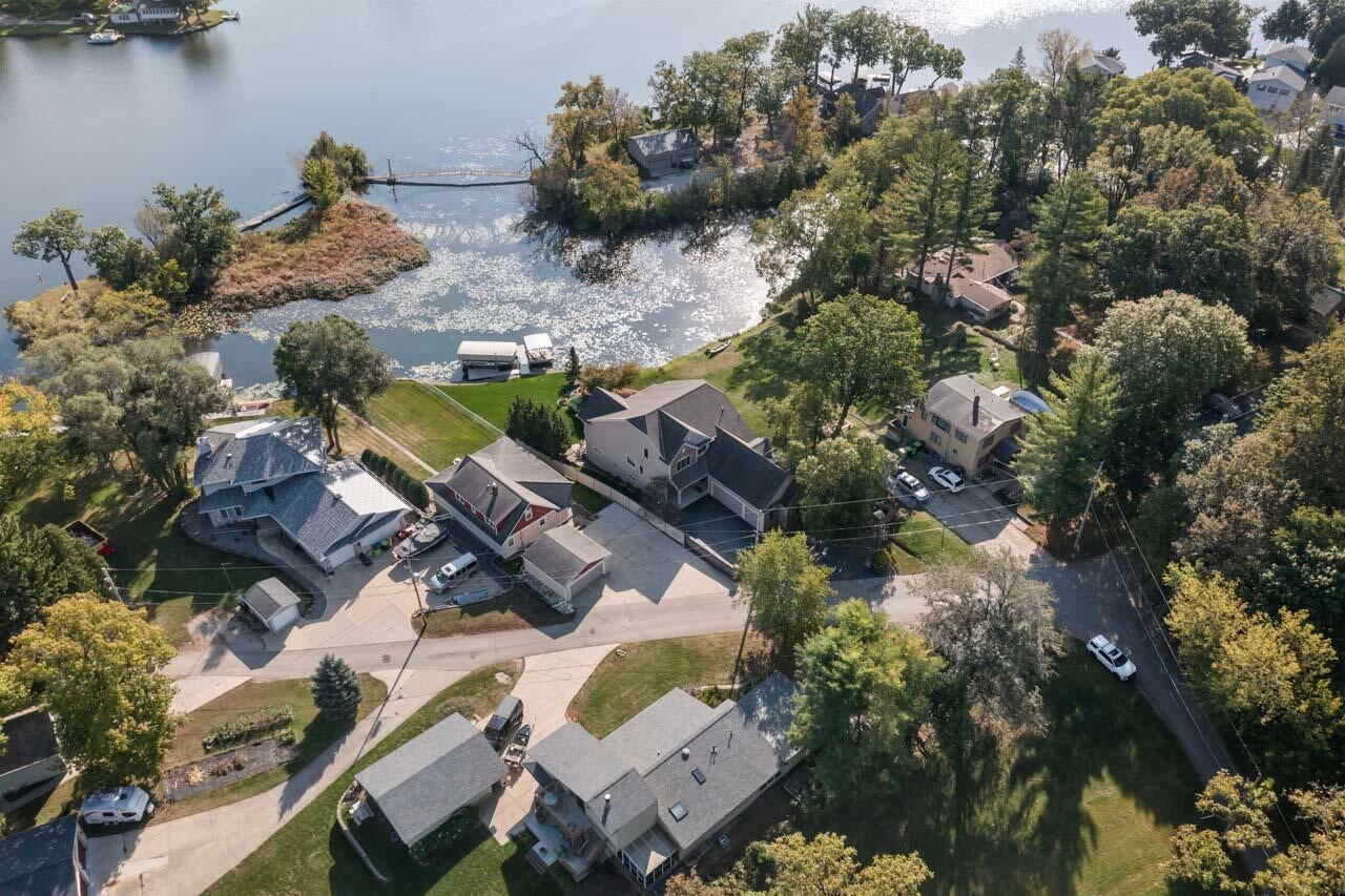 Waterford, Wisconsin, 53185, United States, 4 Bedrooms Bedrooms, ,4 BathroomsBathrooms,Residential,Active,1945457