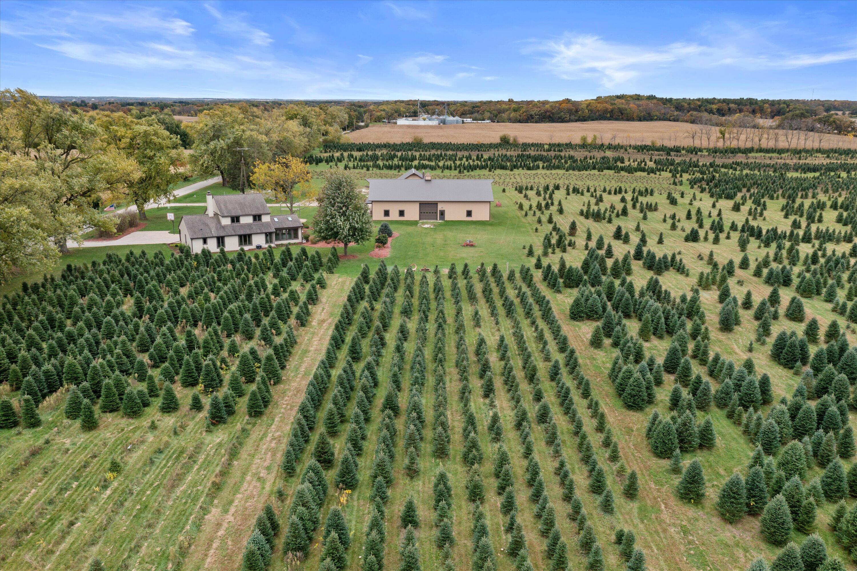 East Troy, Wisconsin, 53120, United States, 4 Bedrooms Bedrooms, ,3 BathroomsBathrooms,Residential,Active,1969679