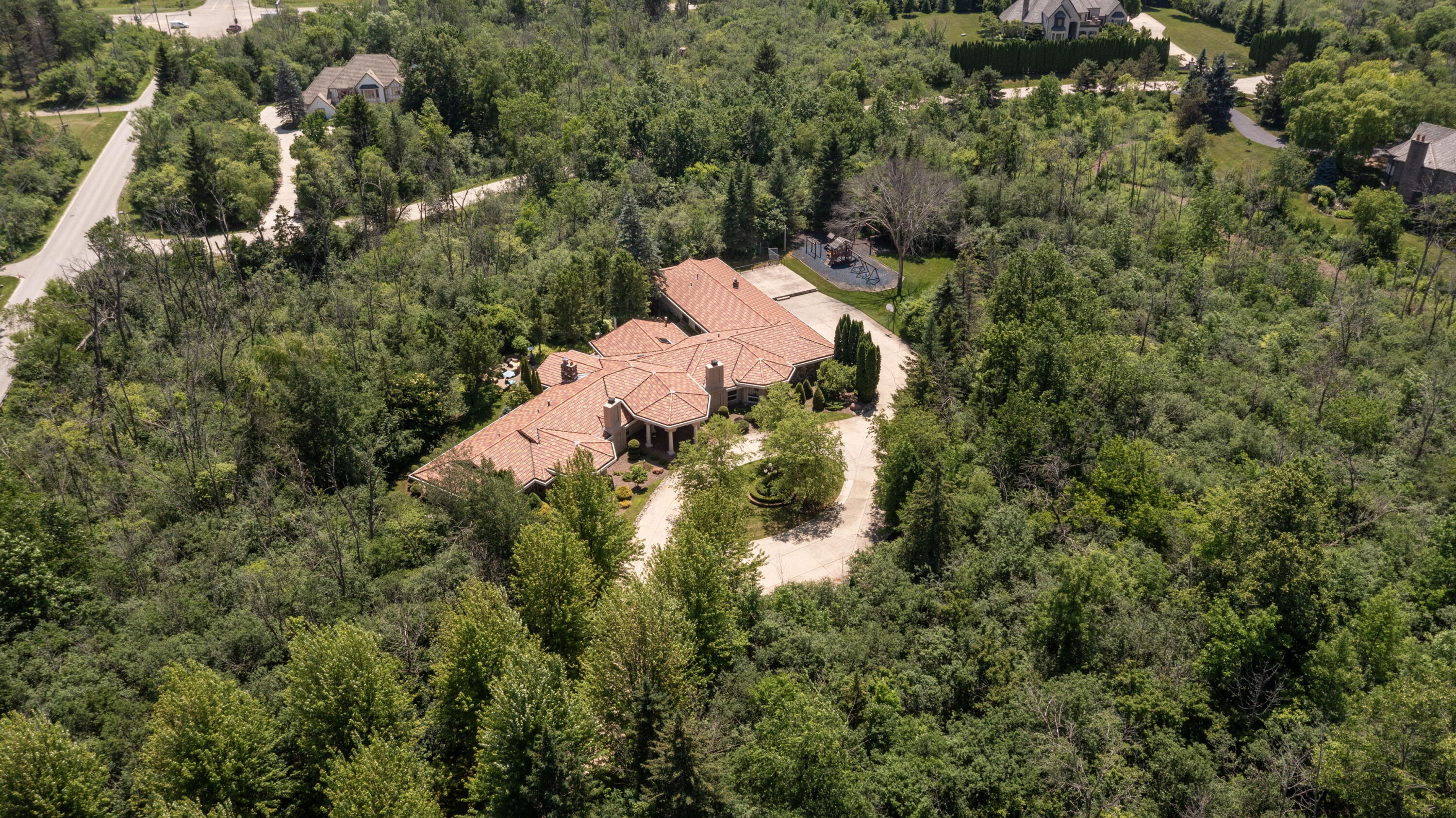 River Hills, Wisconsin, 53217, United States, 5 Bedrooms Bedrooms, ,7 BathroomsBathrooms,Residential,Active,1892391