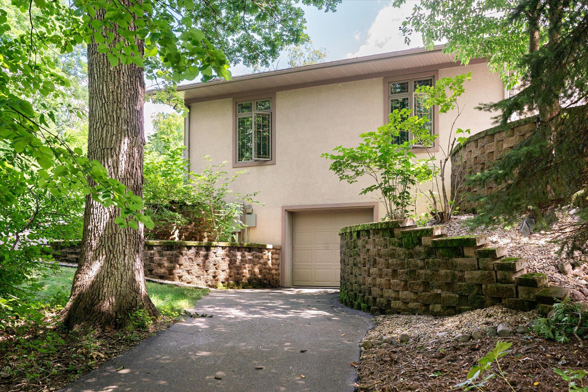 Onalaska, Wisconsin, 54650, United States, ,5 BathroomsBathrooms,Residential,Active,1808207