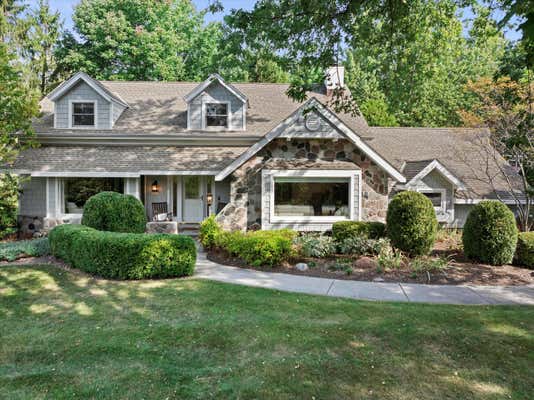 550 E CIRCLE RD, MEQUON, WI 53092 - Image 1