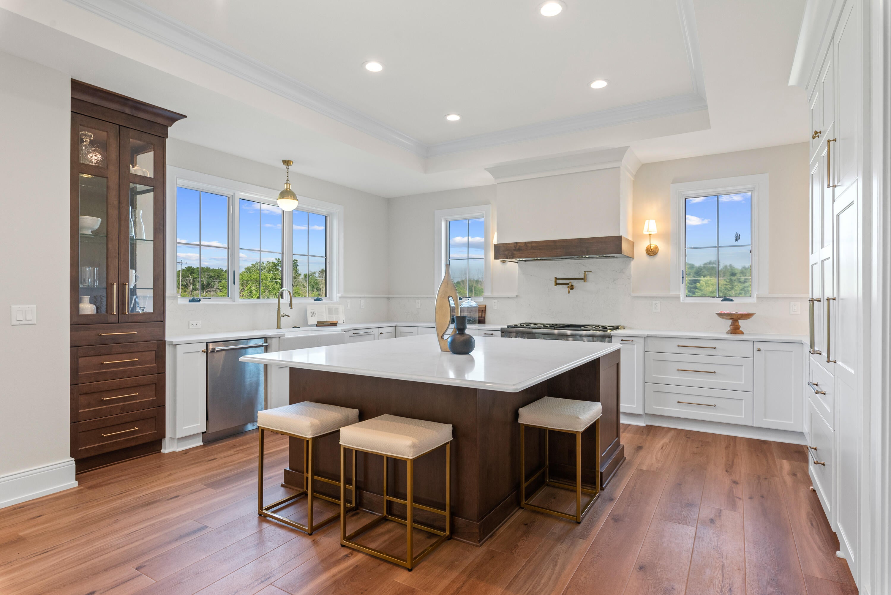 Mequon, Wisconsin, 53097, United States, 5 Bedrooms Bedrooms, ,5 BathroomsBathrooms,Residential,Active,1893229