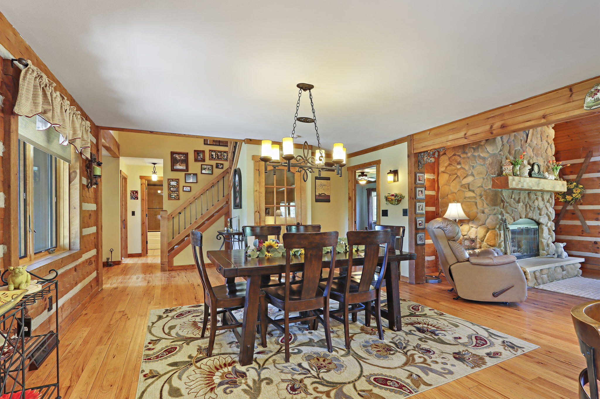 Burlington, Wisconsin, 53105, United States, 5 Bedrooms Bedrooms, ,5 BathroomsBathrooms,Residential,Active,2052088