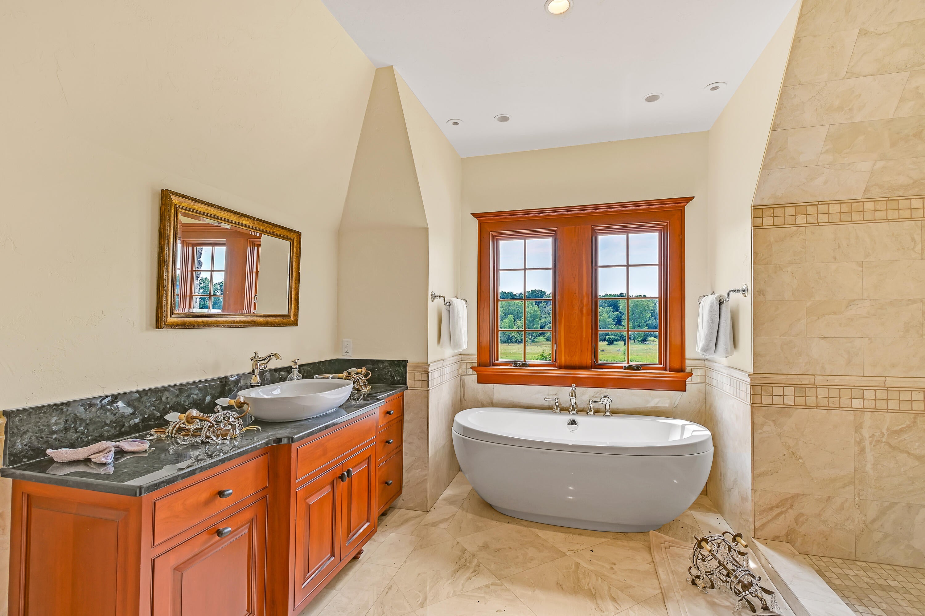 Watertown, Wisconsin, 53098, United States, ,5 BathroomsBathrooms,Residential,Active,1808170