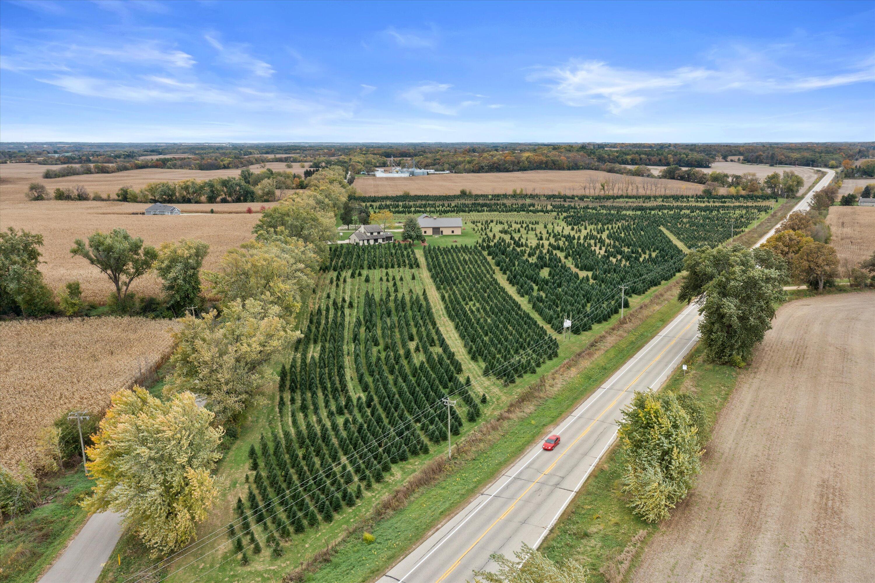 East Troy, Wisconsin, 53120, United States, 4 Bedrooms Bedrooms, ,3 BathroomsBathrooms,Residential,Active,1969679