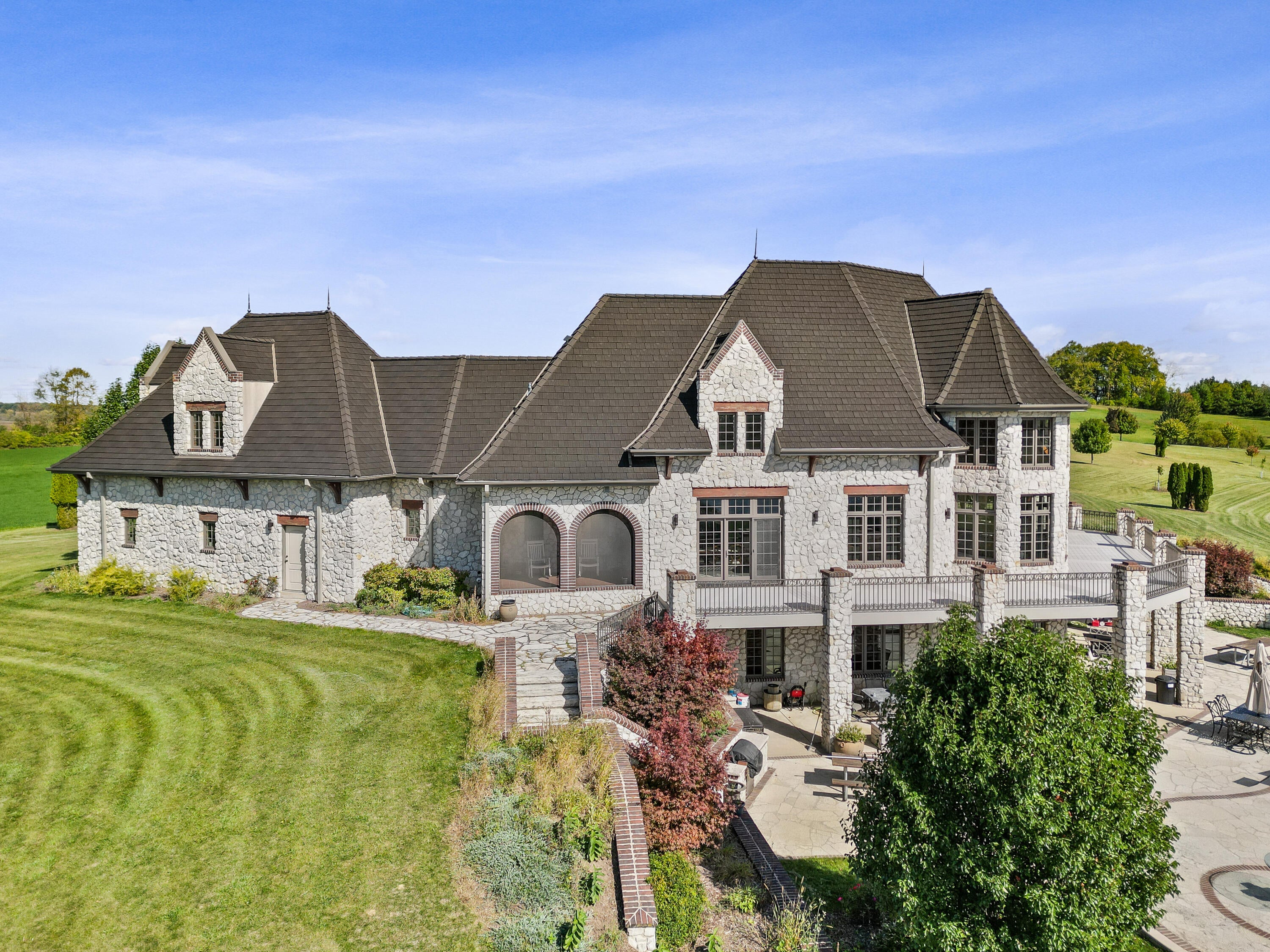 Watertown, Wisconsin, 53098, United States, ,5 BathroomsBathrooms,Residential,Active,1808170