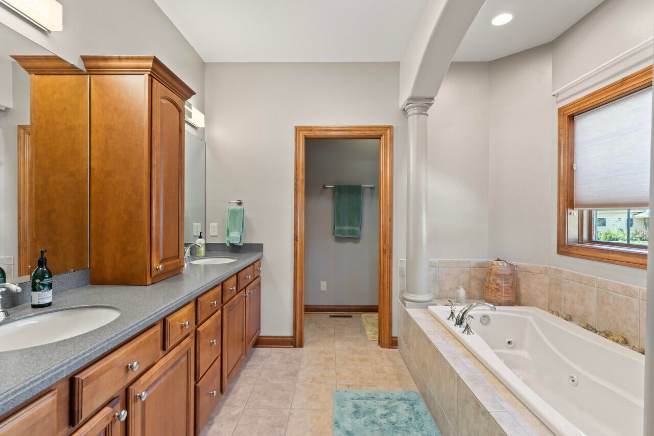 Waterford, Wisconsin, 53185, United States, 4 Bedrooms Bedrooms, ,4 BathroomsBathrooms,Residential,Active,1945457