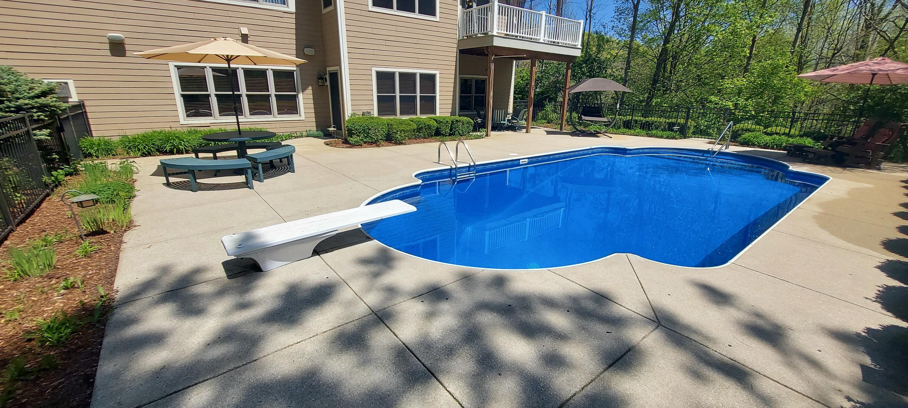 Slinger, Wisconsin, 53086, United States, 5 Bedrooms Bedrooms, ,4 BathroomsBathrooms,Residential,Active,2011435