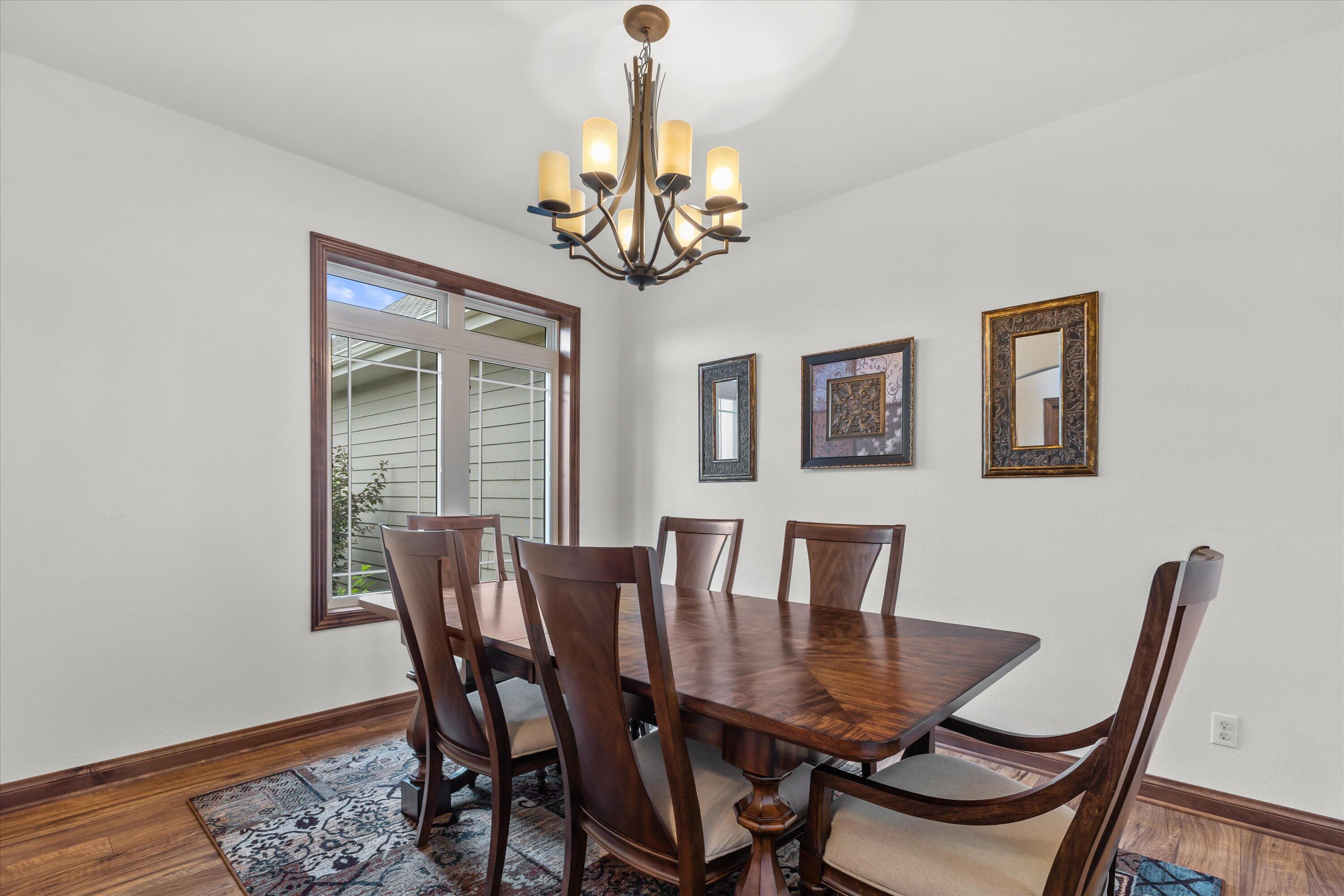 Exquisite 2,800 sq. ft. custom ranch in desirable Rogers Glen! This st – image 15
