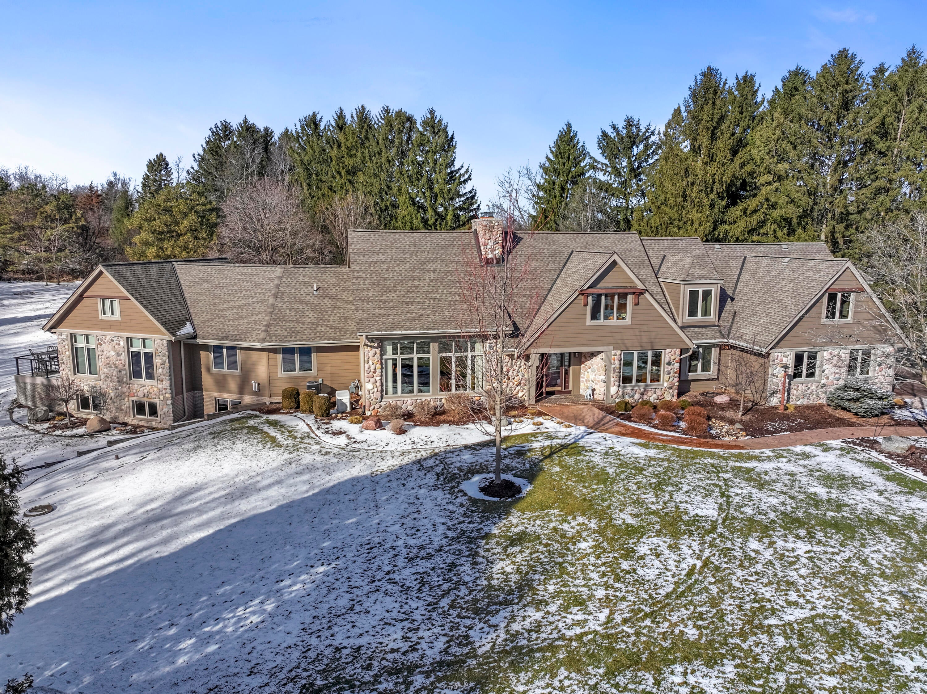 Dousman, Wisconsin, 53118, United States, 5 Bedrooms Bedrooms, ,6 BathroomsBathrooms,Residential,Active,2015850