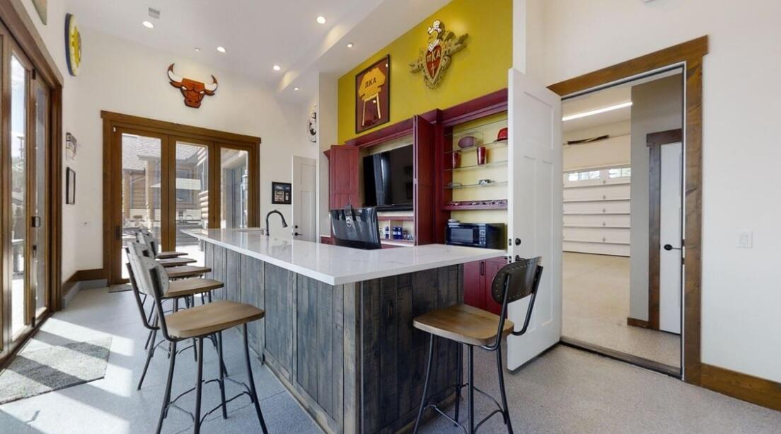 Bristol, Wisconsin, 53104, United States, 4 Bedrooms Bedrooms, ,5 BathroomsBathrooms,Residential,Active,1936625