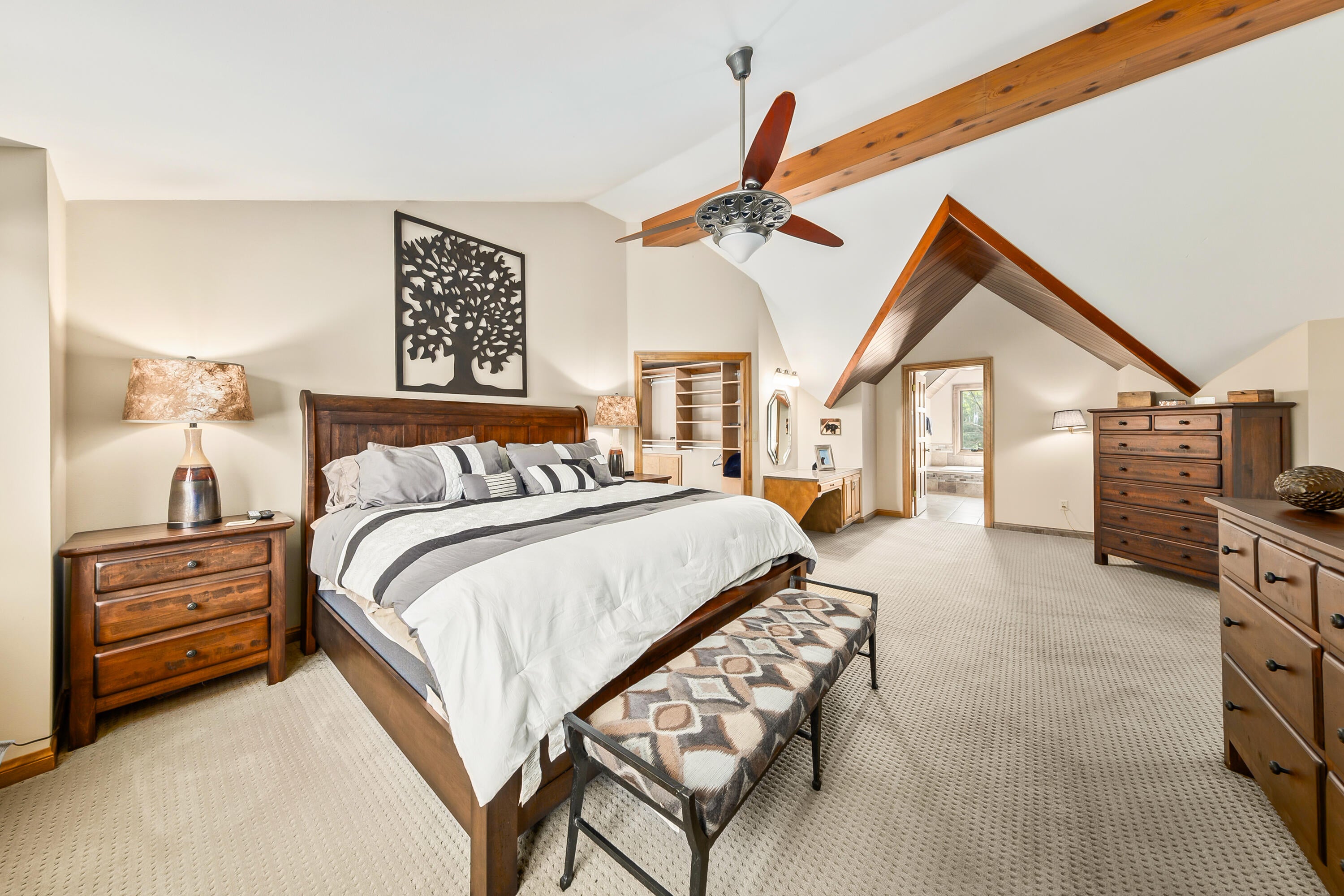 Dousman, Wisconsin, 53118, United States, 5 Bedrooms Bedrooms, ,6 BathroomsBathrooms,Residential,Active,2015850